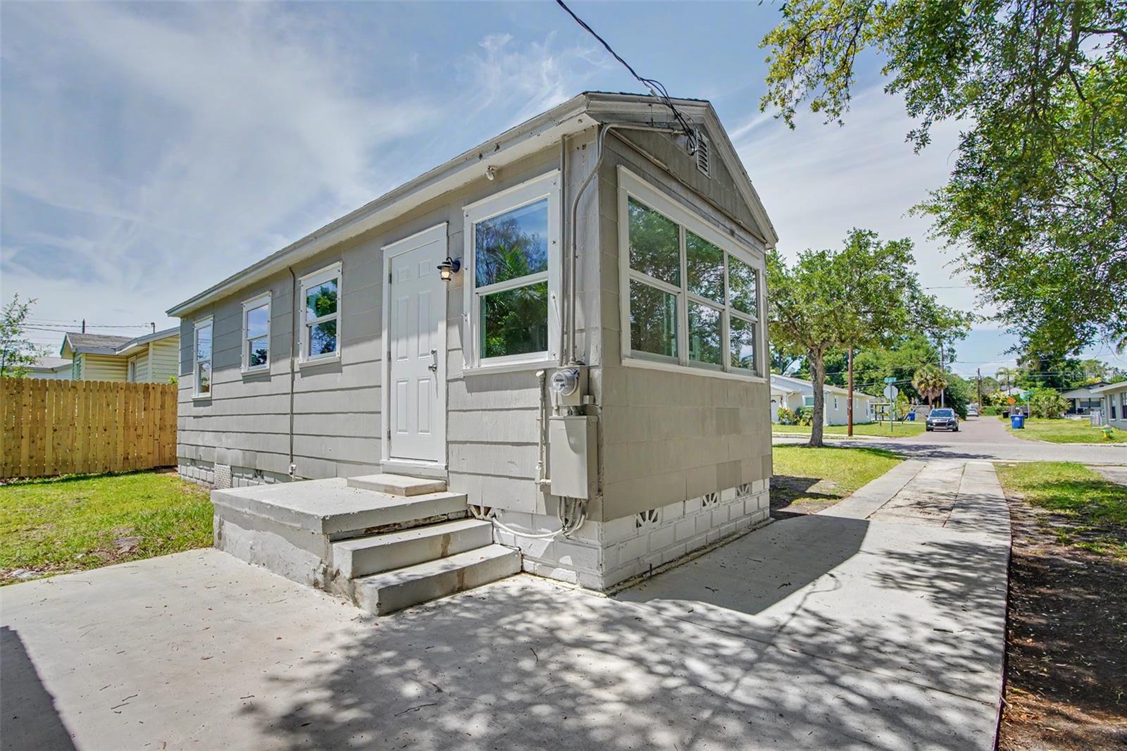 850 18TH AVE S, ST PETERSBURG, FL, 33705