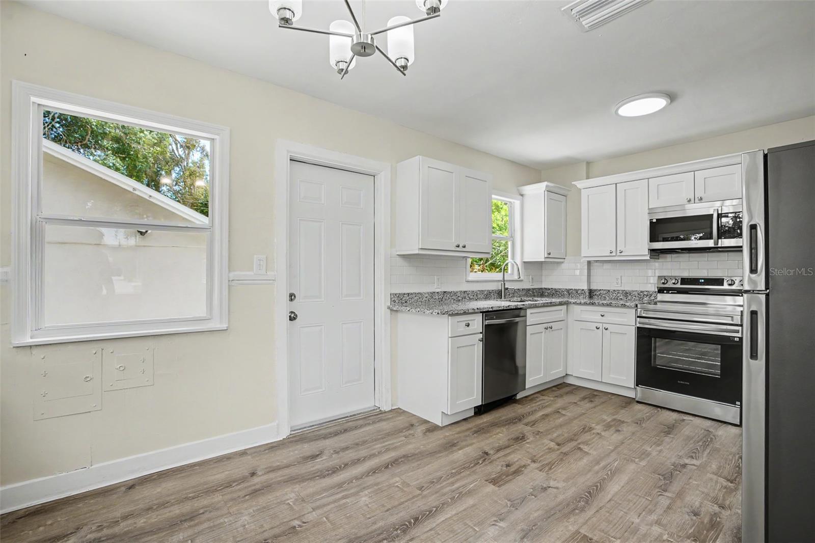 850 18TH AVE S, ST PETERSBURG, FL, 33705