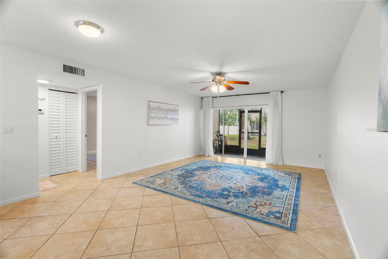 657 99TH AVE N #101, ST PETERSBURG, FL, 33702