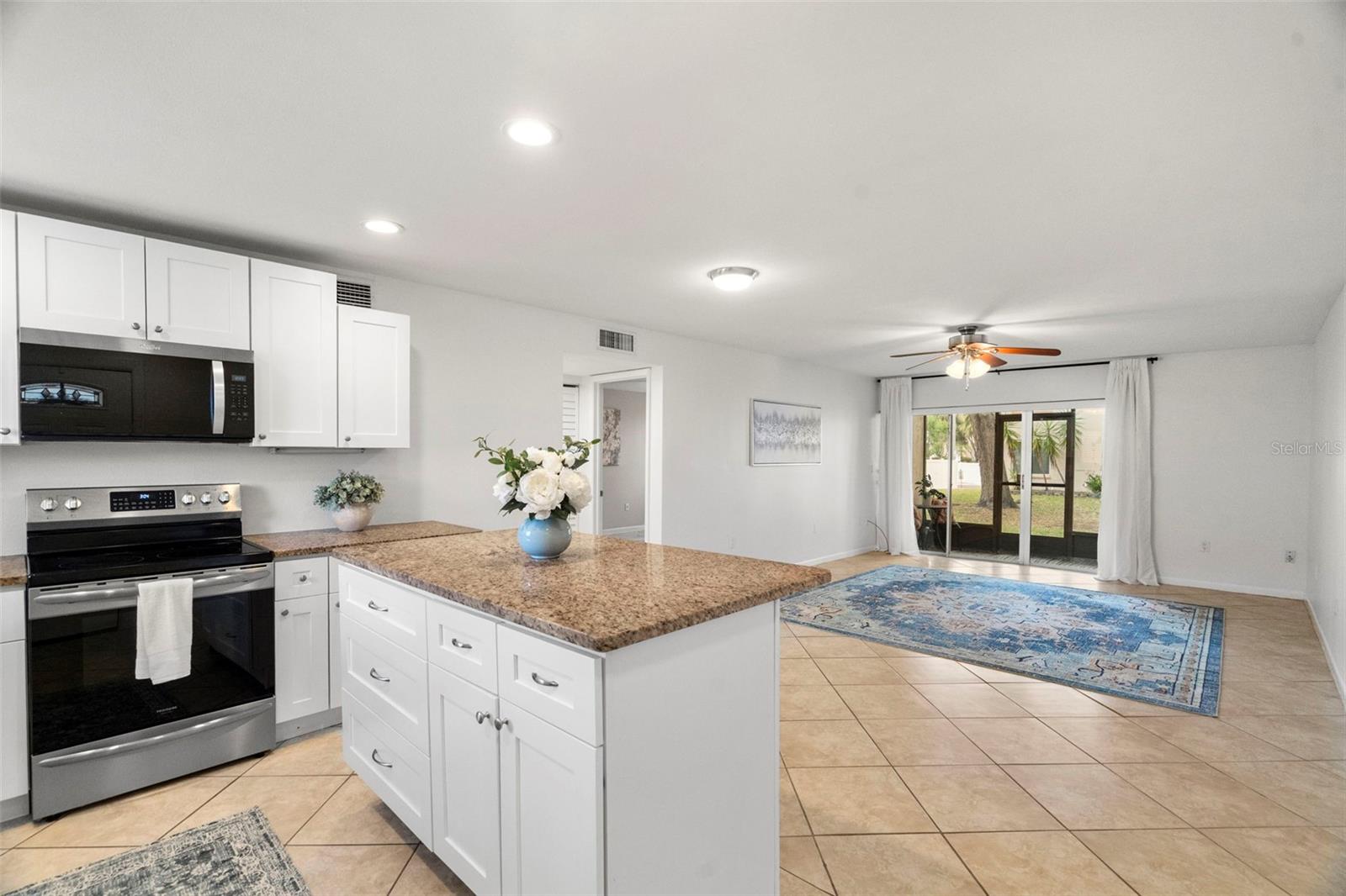 657 99TH AVE N #101, ST PETERSBURG, FL, 33702