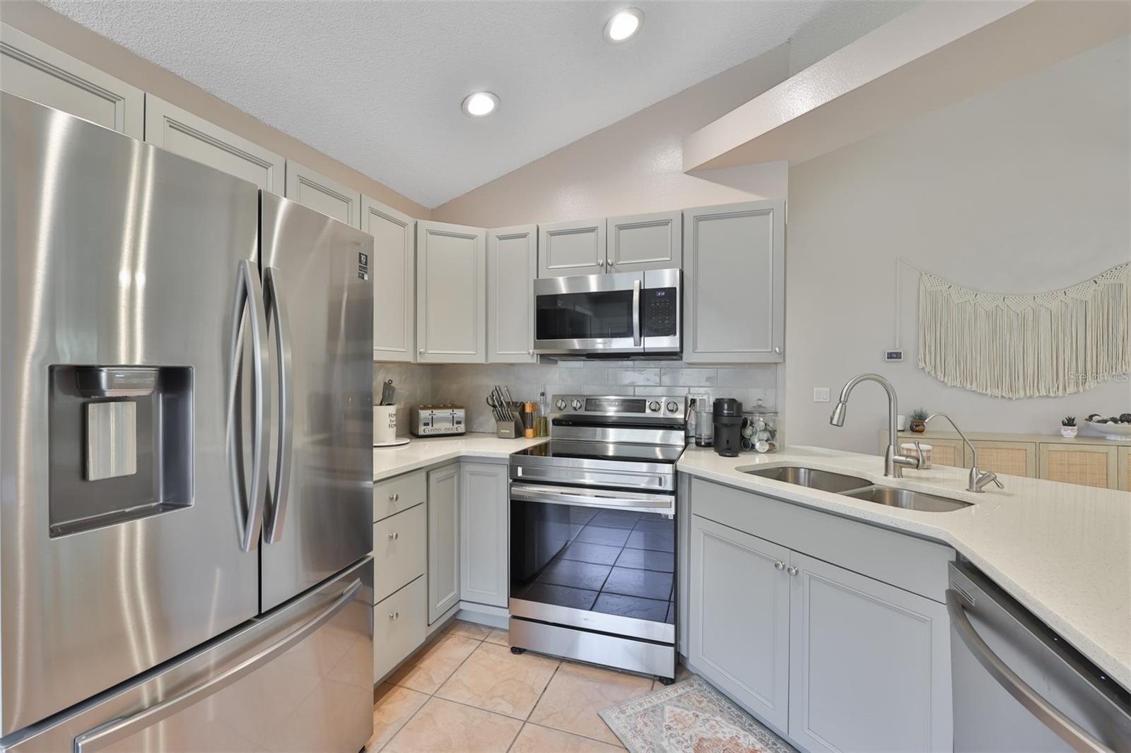 12832 COVERDALE DR, TAMPA, FL, 33624
