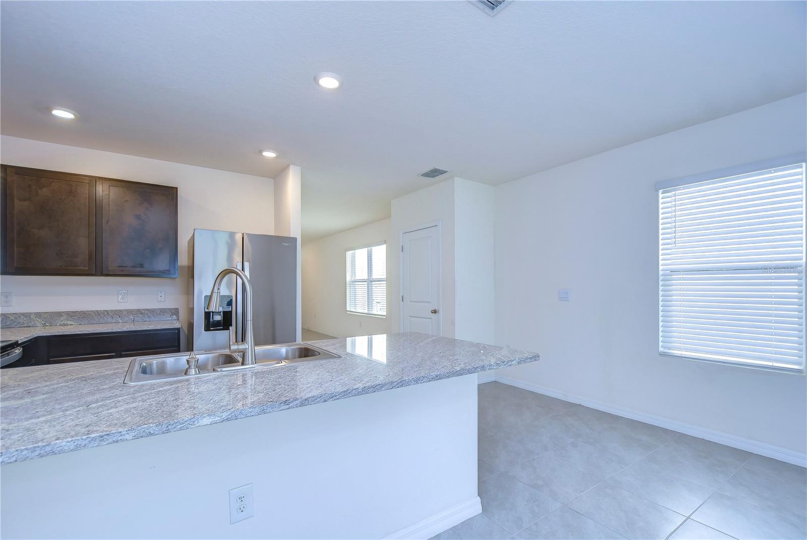 5460 WARRINGTON TOWN PATH, WESLEY CHAPEL, FL, 33545
