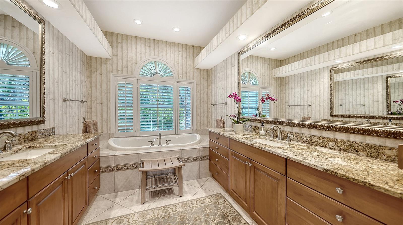 8923 BLOOMFIELD BLVD, SARASOTA, FL, 34238