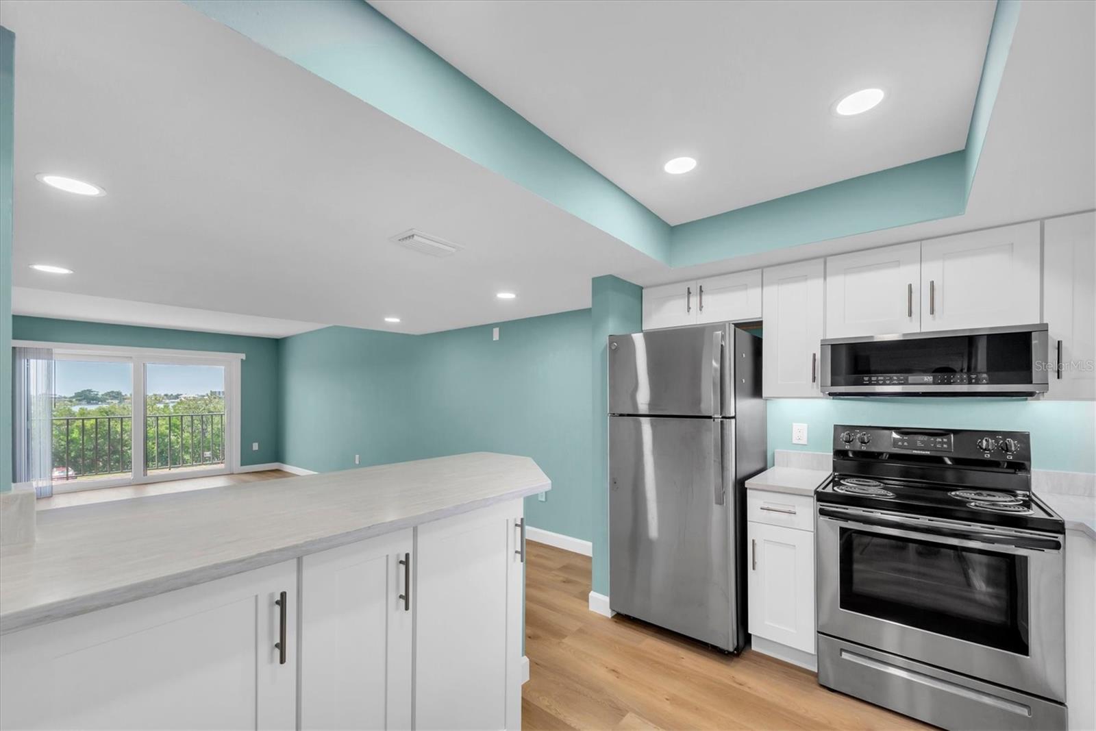 7050 SUNSET DR S #302, SOUTH PASADENA, FL, 33707