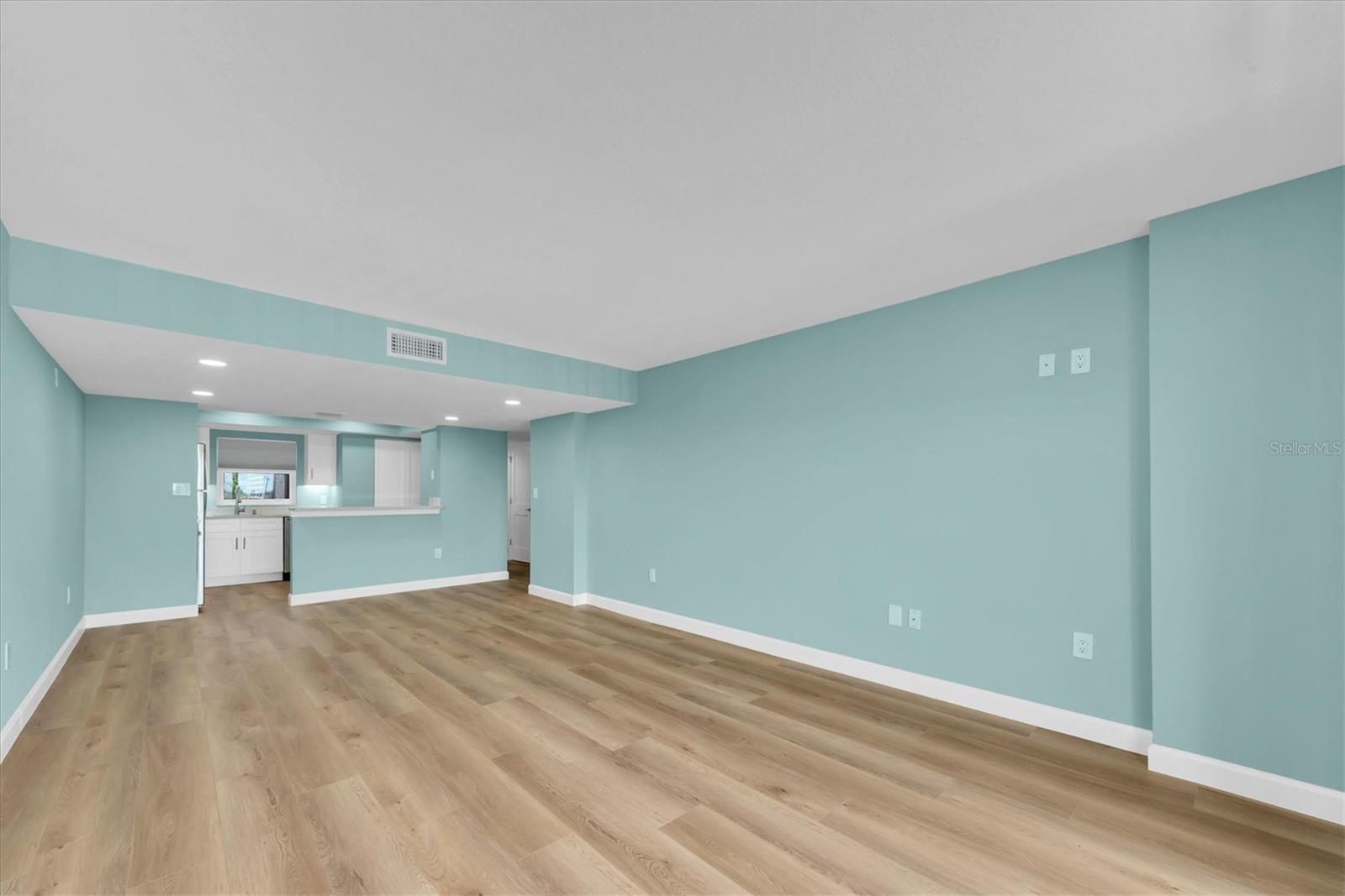 7050 SUNSET DR S #302, SOUTH PASADENA, FL, 33707
