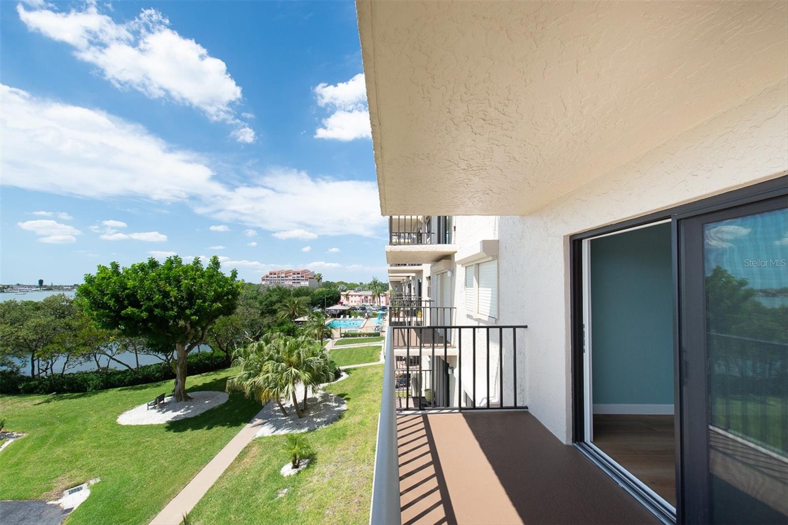 7050 SUNSET DR S #302, SOUTH PASADENA, FL, 33707