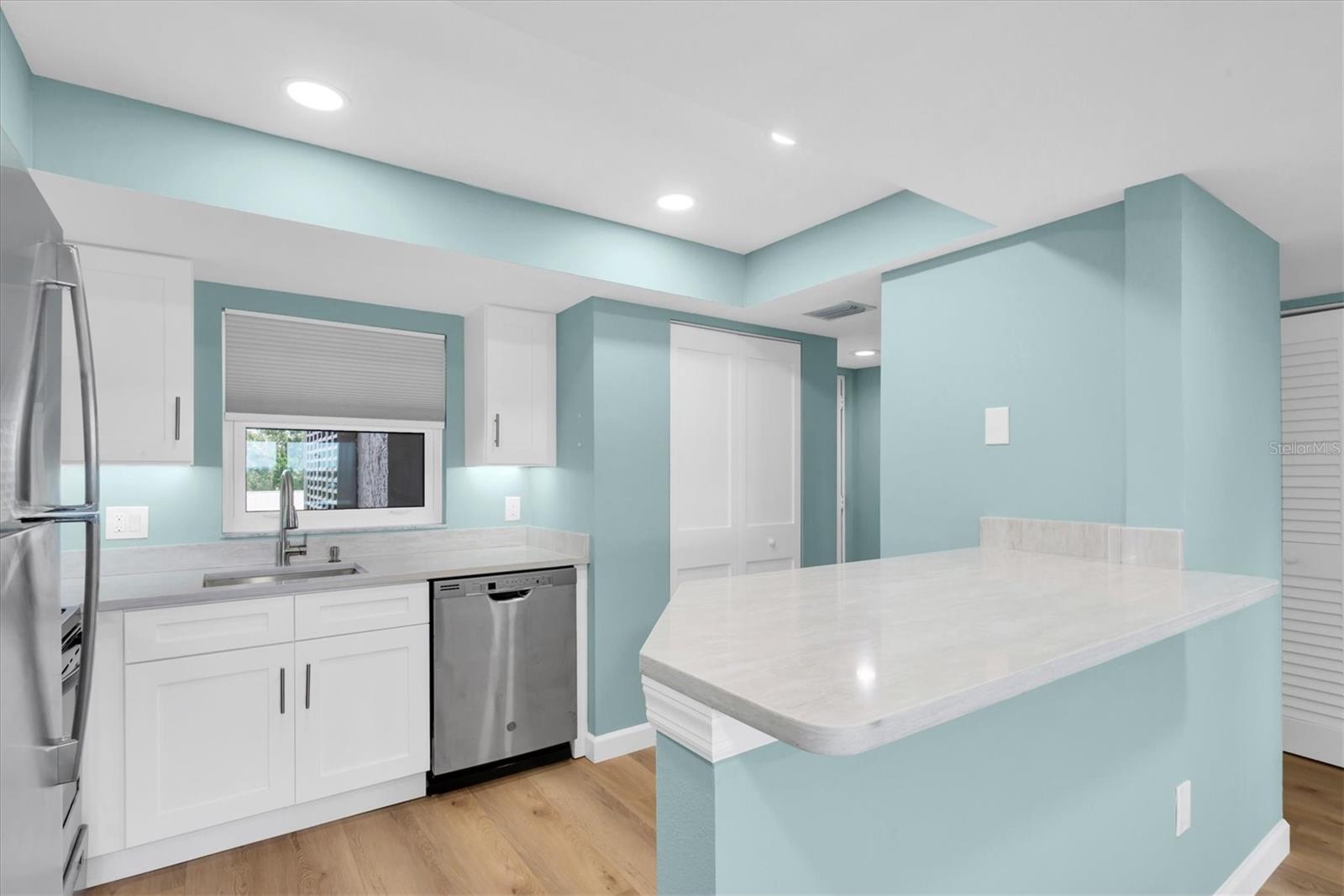 7050 SUNSET DR S #302, SOUTH PASADENA, FL, 33707