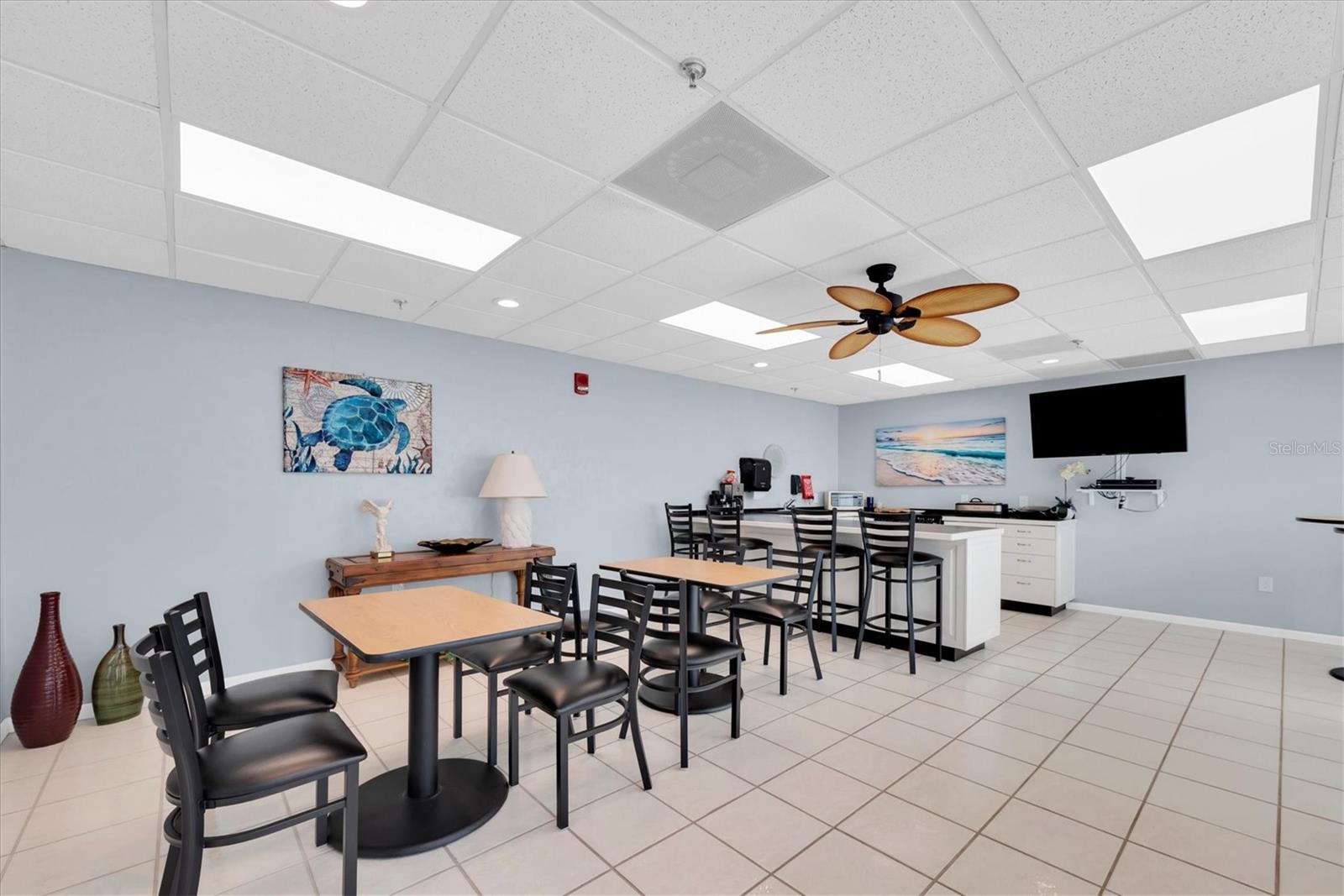 7050 SUNSET DR S #302, SOUTH PASADENA, FL, 33707