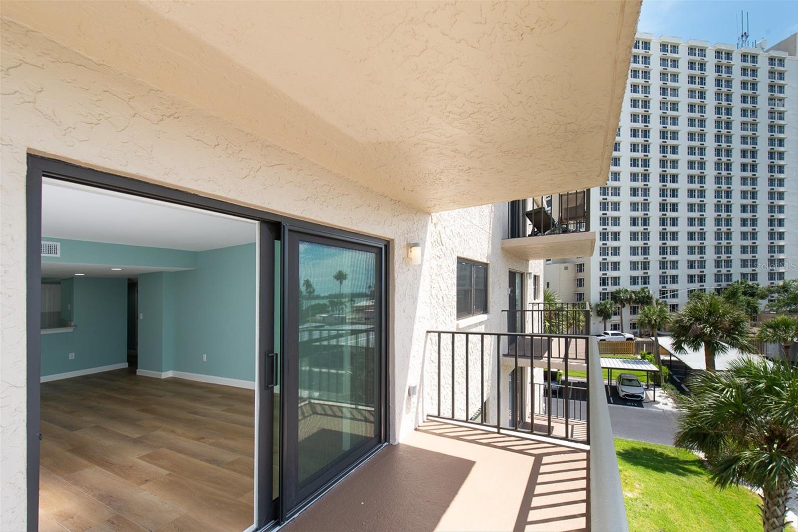 7050 SUNSET DR S #302, SOUTH PASADENA, FL, 33707