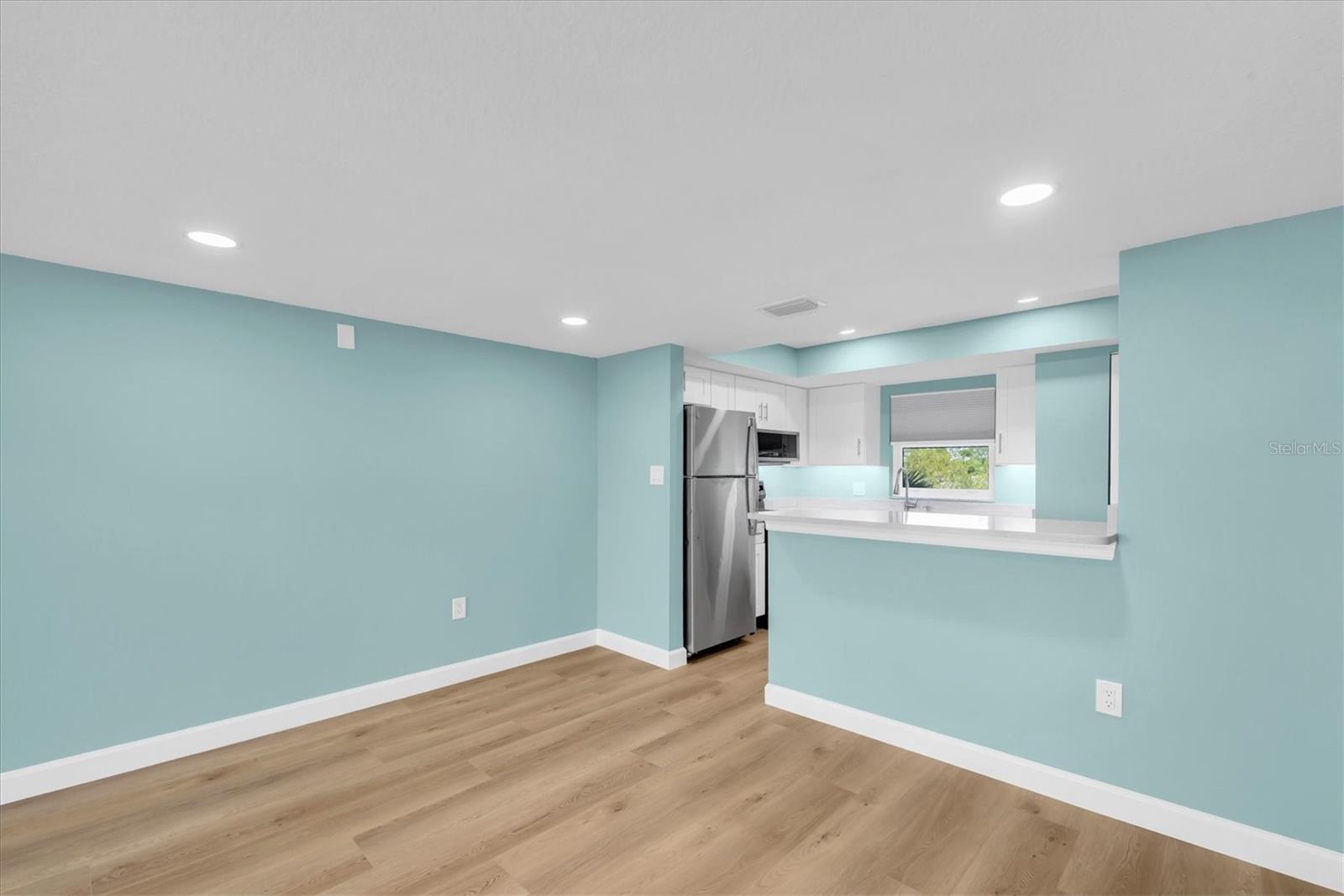 7050 SUNSET DR S #302, SOUTH PASADENA, FL, 33707