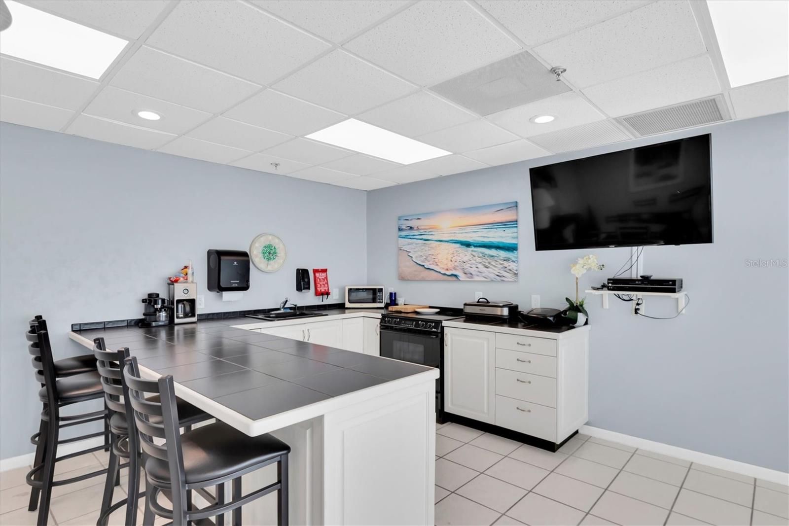 7050 SUNSET DR S #302, SOUTH PASADENA, FL, 33707