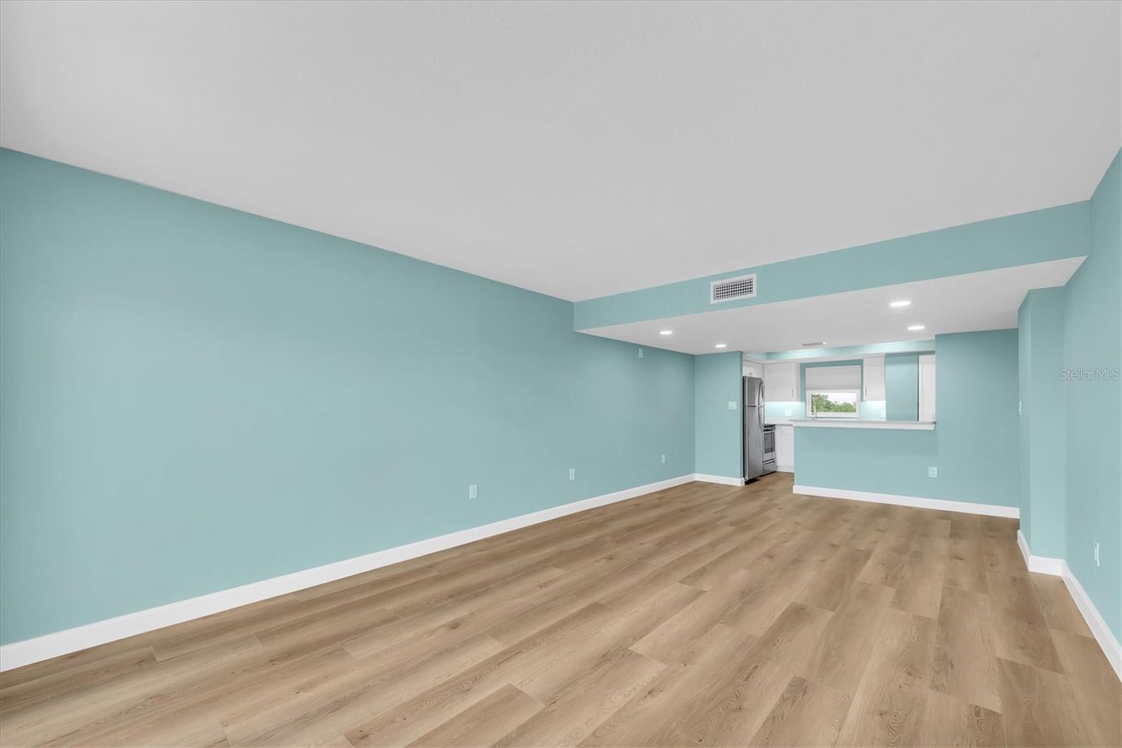 7050 SUNSET DR S #302, SOUTH PASADENA, FL, 33707