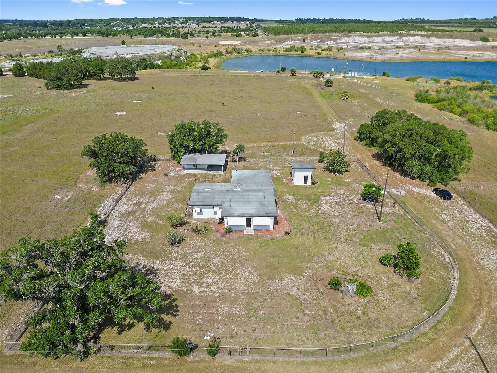 2425 BURNS AVE, LAKE WALES, FL, 33898