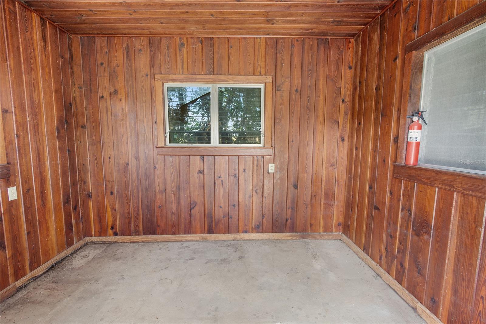 2425 BURNS AVE, LAKE WALES, FL, 33898