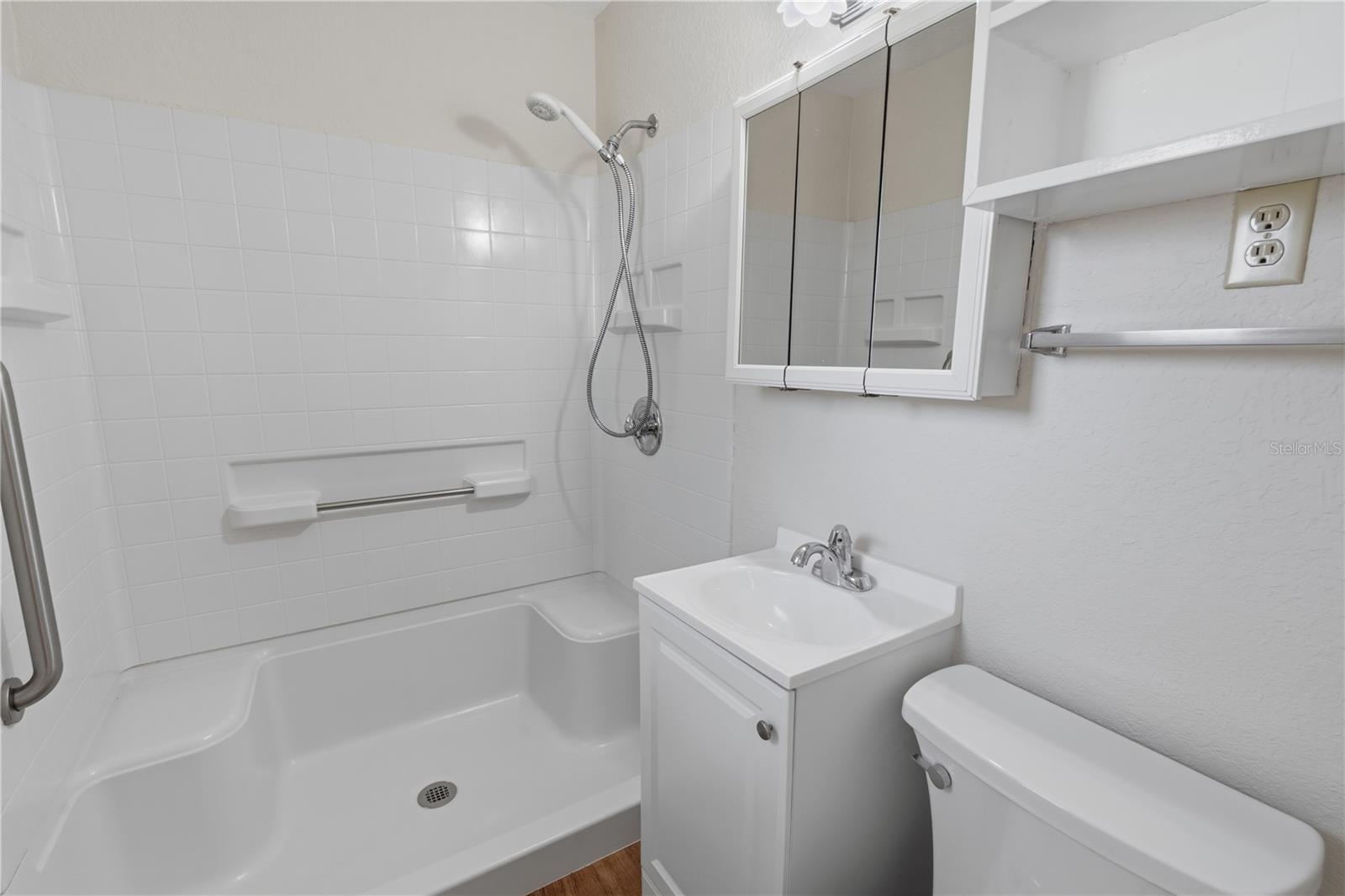2425 BURNS AVE, LAKE WALES, FL, 33898