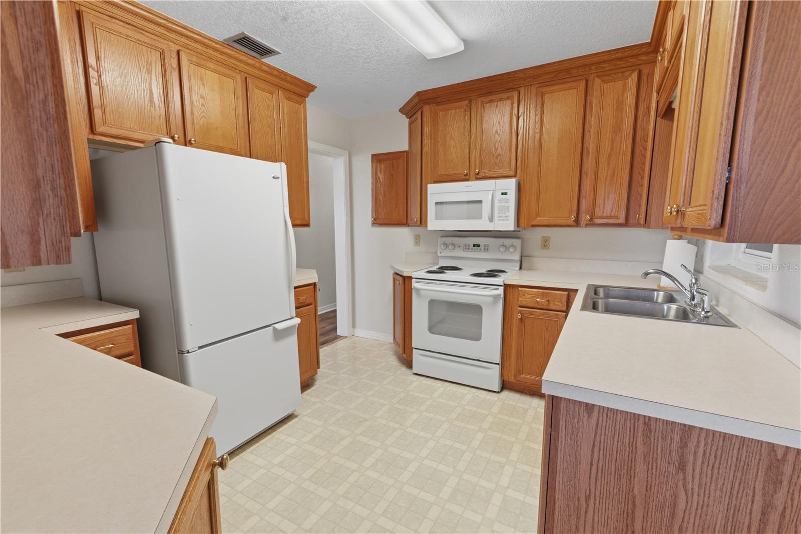 2425 BURNS AVE, LAKE WALES, FL, 33898