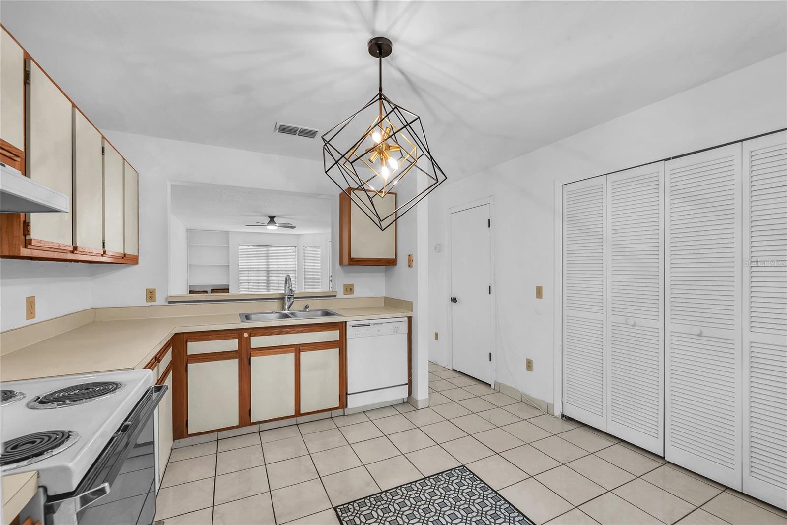 5100 BURCHETTE RD #1004, TAMPA, FL, 33647