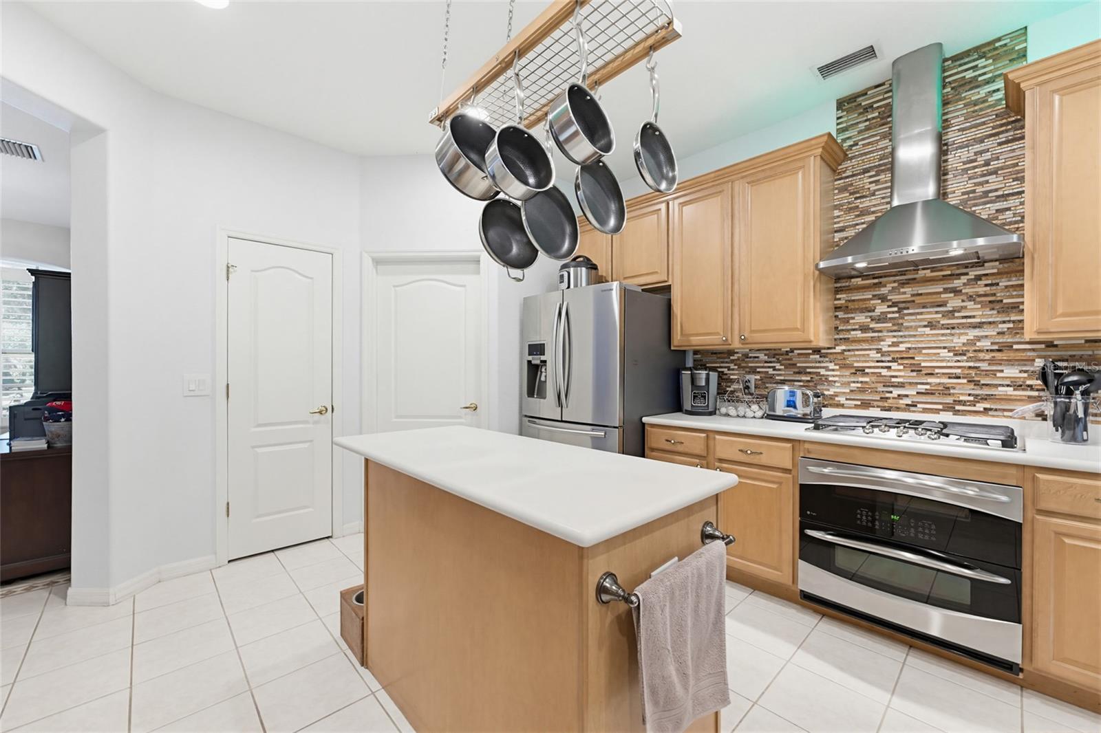 62 CAMELOT RIDGE DR, BRANDON, FL, 33511
