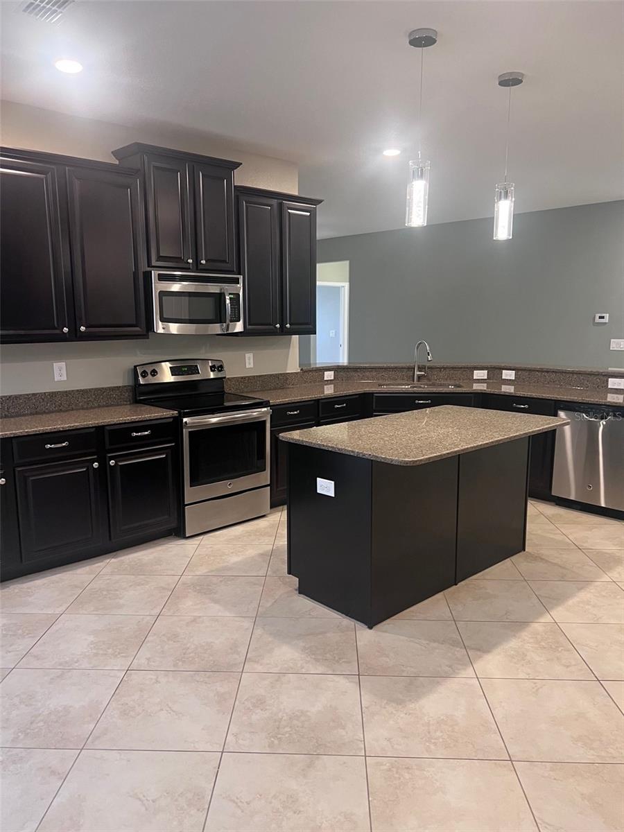 2502 CUMBERLAND CLIFF DR, RUSKIN, FL, 33570