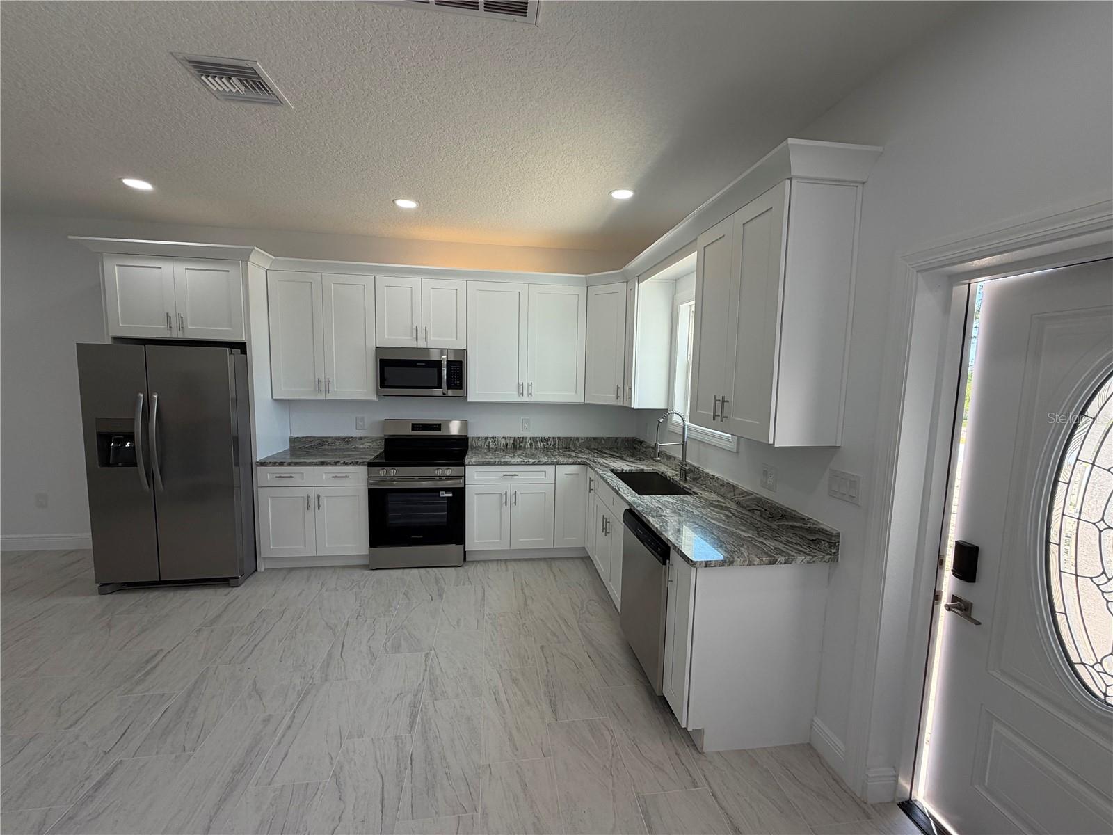 7951 SARASOTA DR #A, INDIAN LAKE ESTATES, FL, 33855