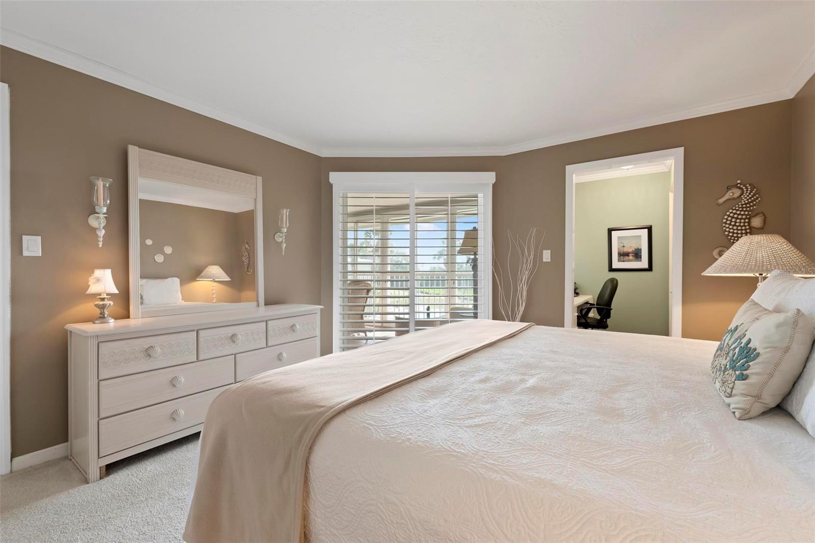 711 MANATEE AVE, HOLMES BEACH, FL, 34217