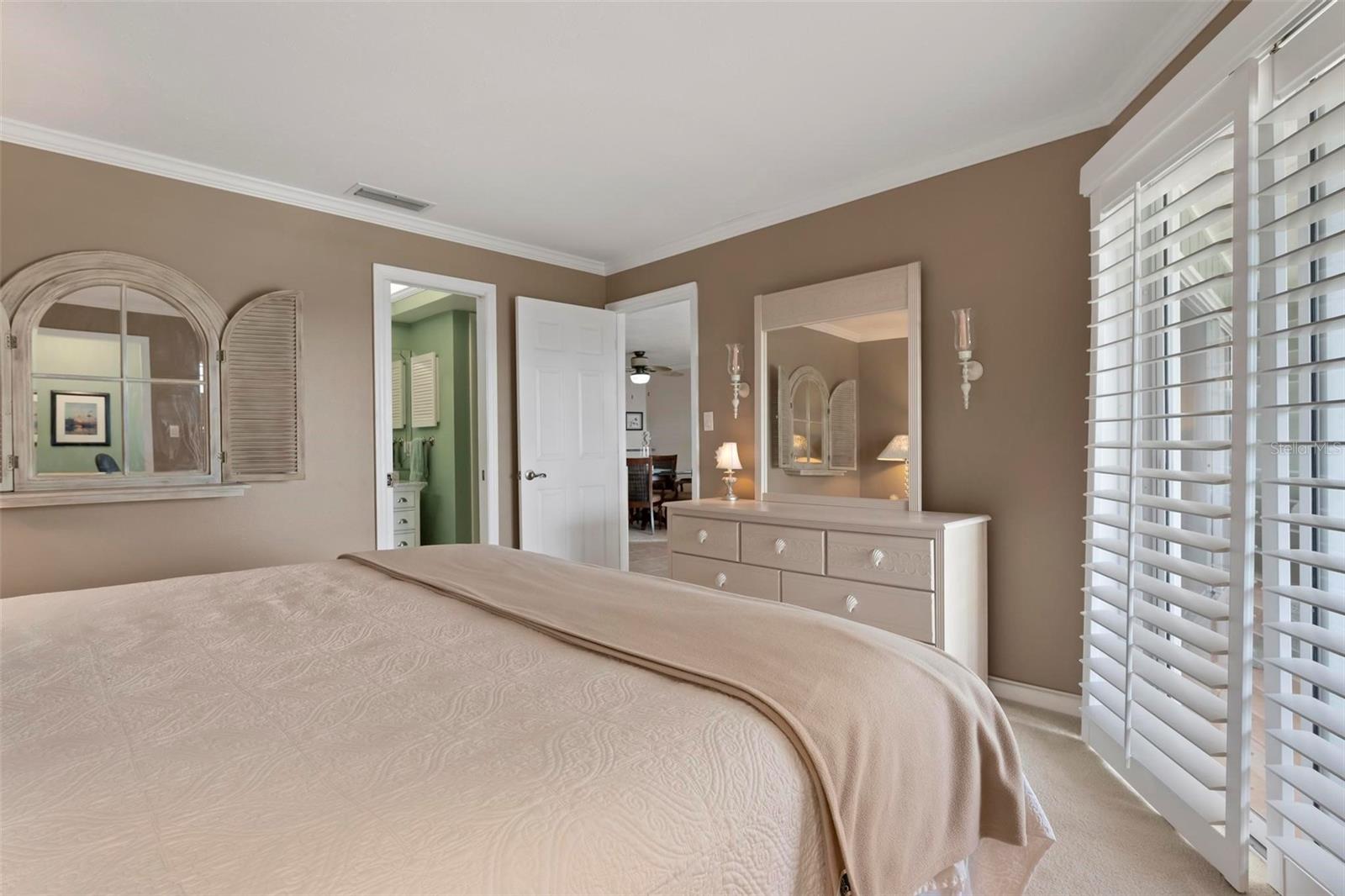 711 MANATEE AVE, HOLMES BEACH, FL, 34217