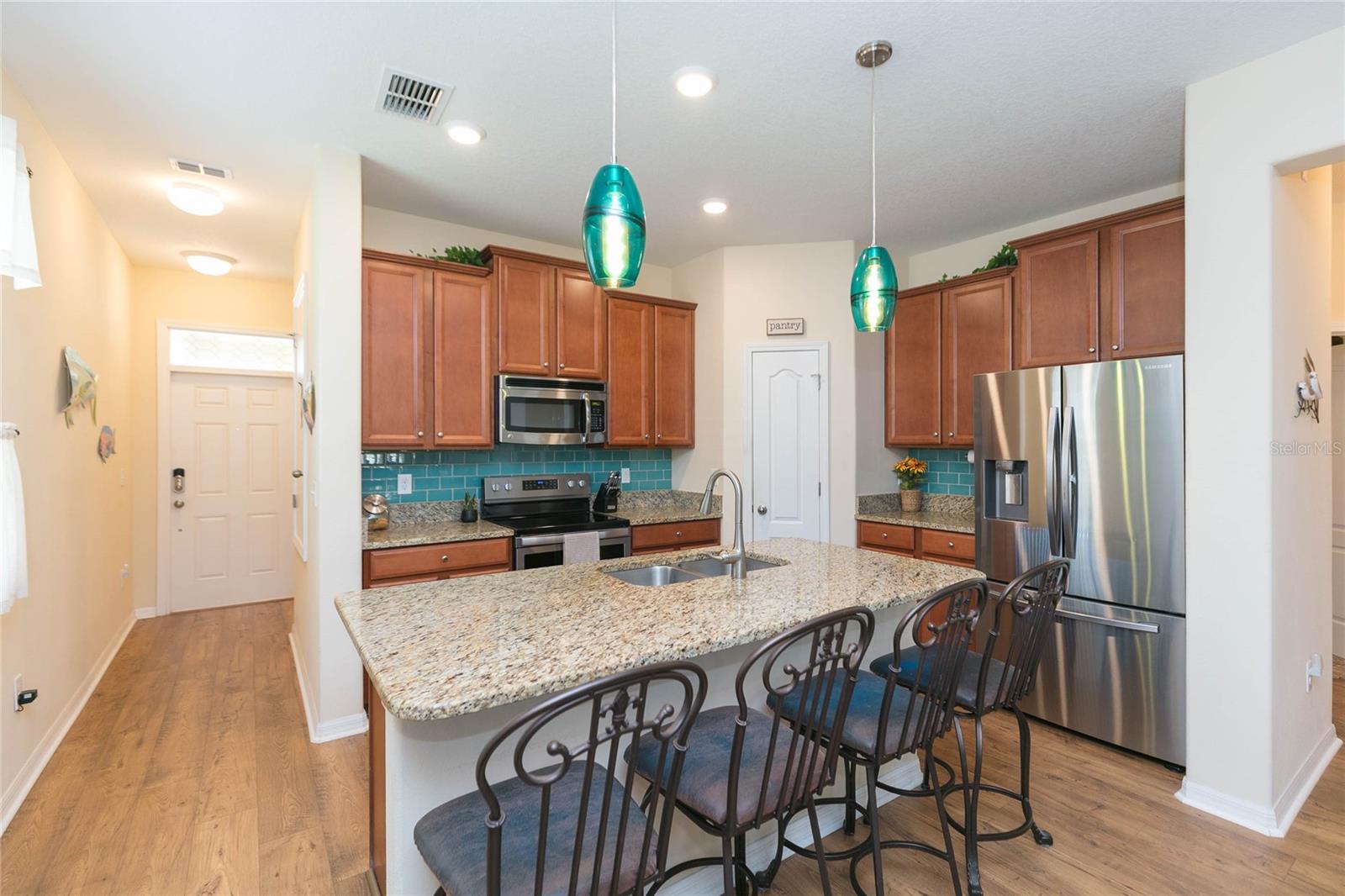 7017 FEATHER WOOD DR, SUN CITY CENTER, FL, 33573