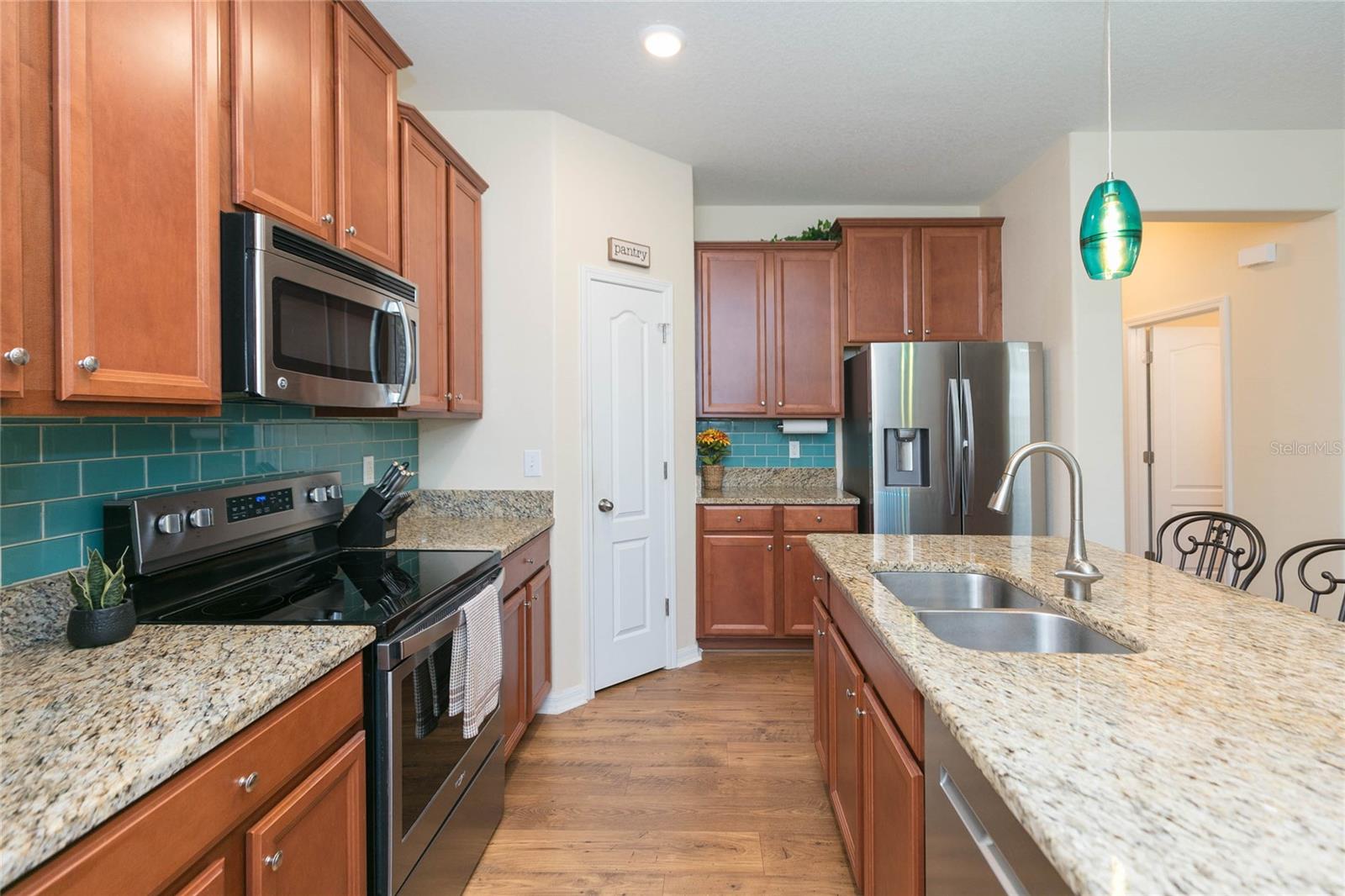 7017 FEATHER WOOD DR, SUN CITY CENTER, FL, 33573