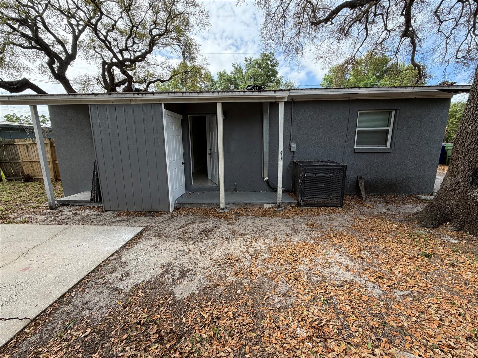 3916 E GENESEE ST, TAMPA, FL, 33610