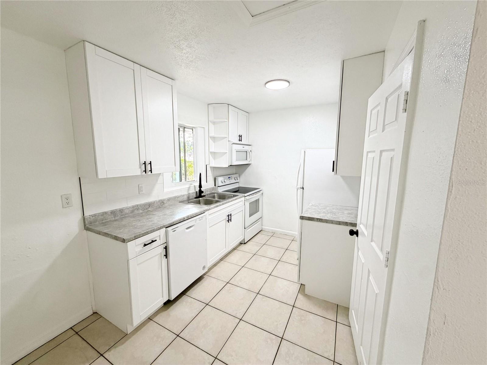 3916 E GENESEE ST, TAMPA, FL, 33610
