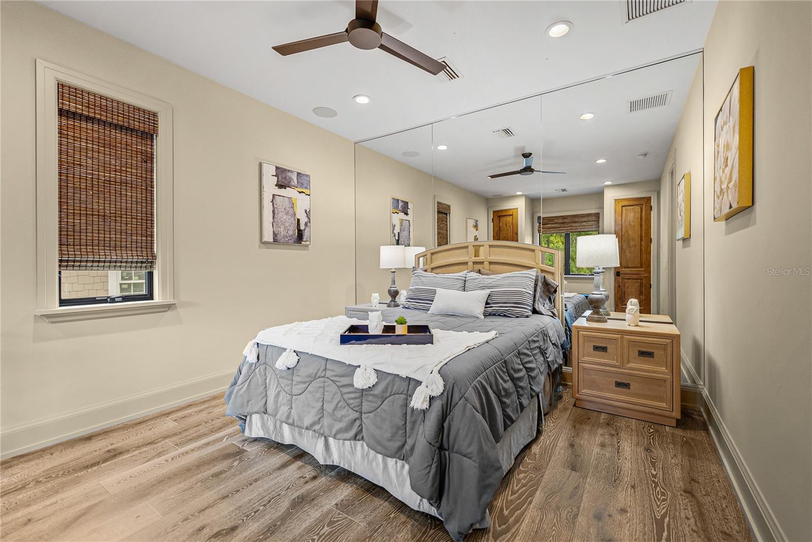 2903 W HAWTHORNE RD, TAMPA, FL, 33611