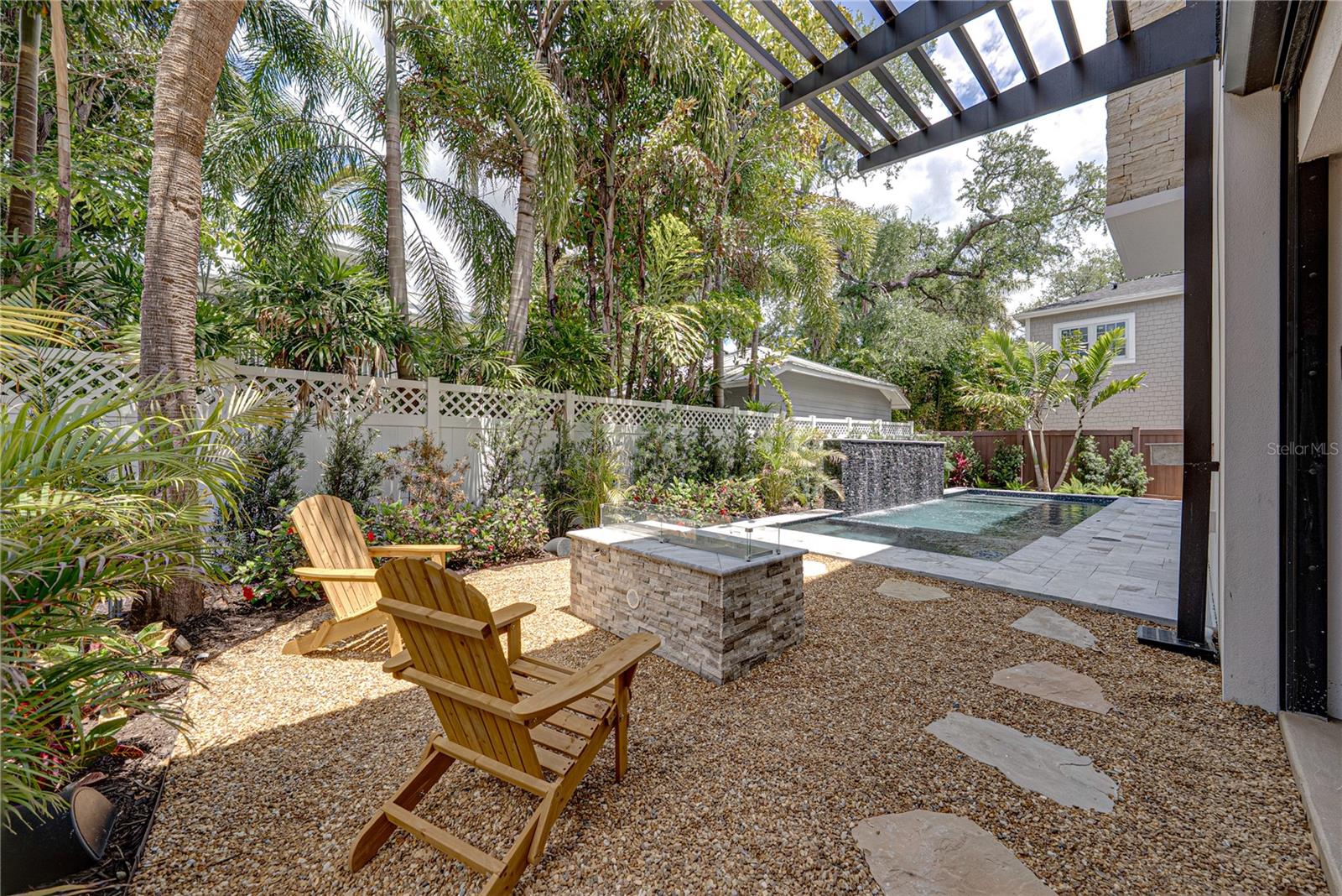 2903 W HAWTHORNE RD, TAMPA, FL, 33611
