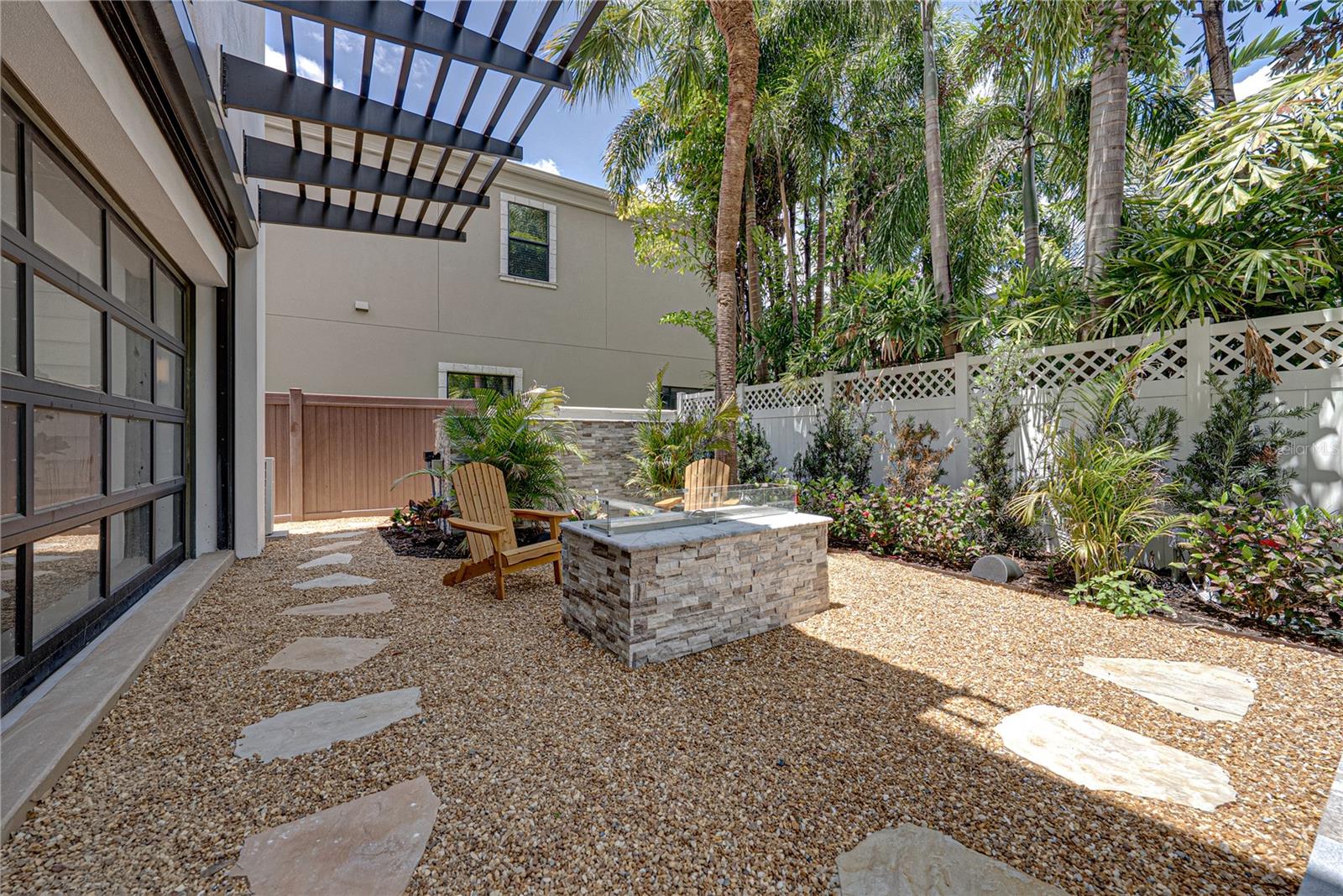 2903 W HAWTHORNE RD, TAMPA, FL, 33611