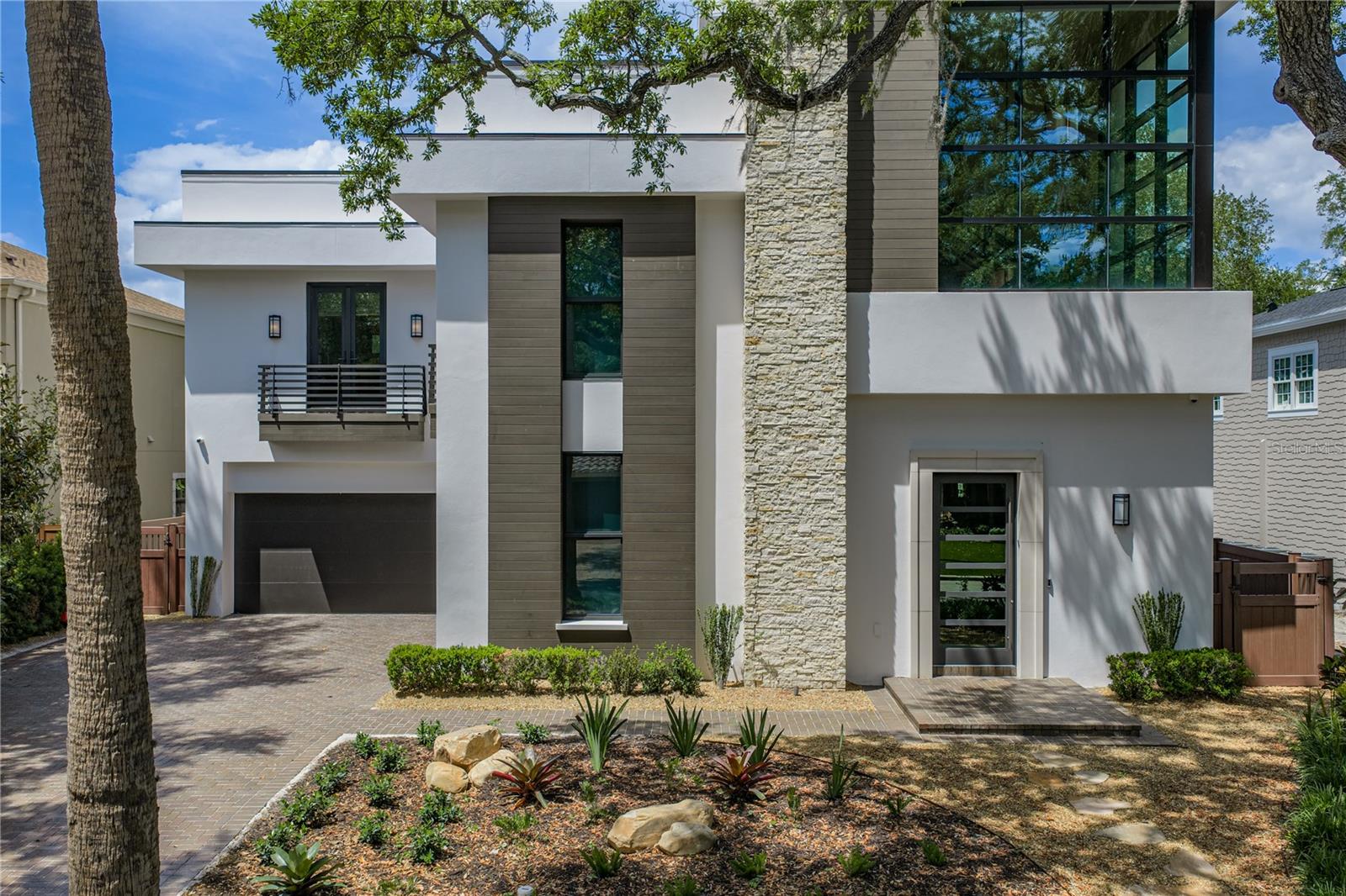 2903 W HAWTHORNE RD, TAMPA, FL, 33611
