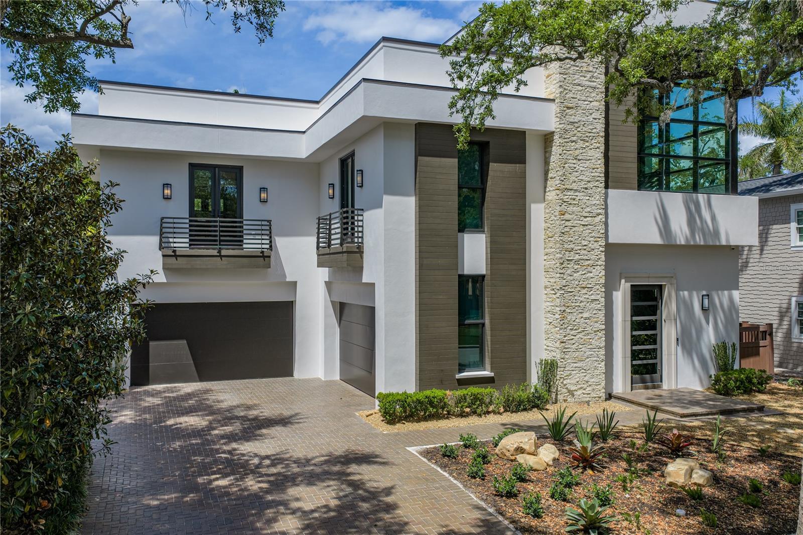 2903 W HAWTHORNE RD, TAMPA, FL, 33611