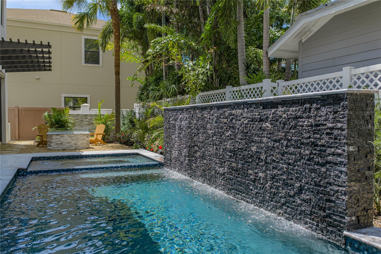 2903 W HAWTHORNE RD, TAMPA, FL, 33611