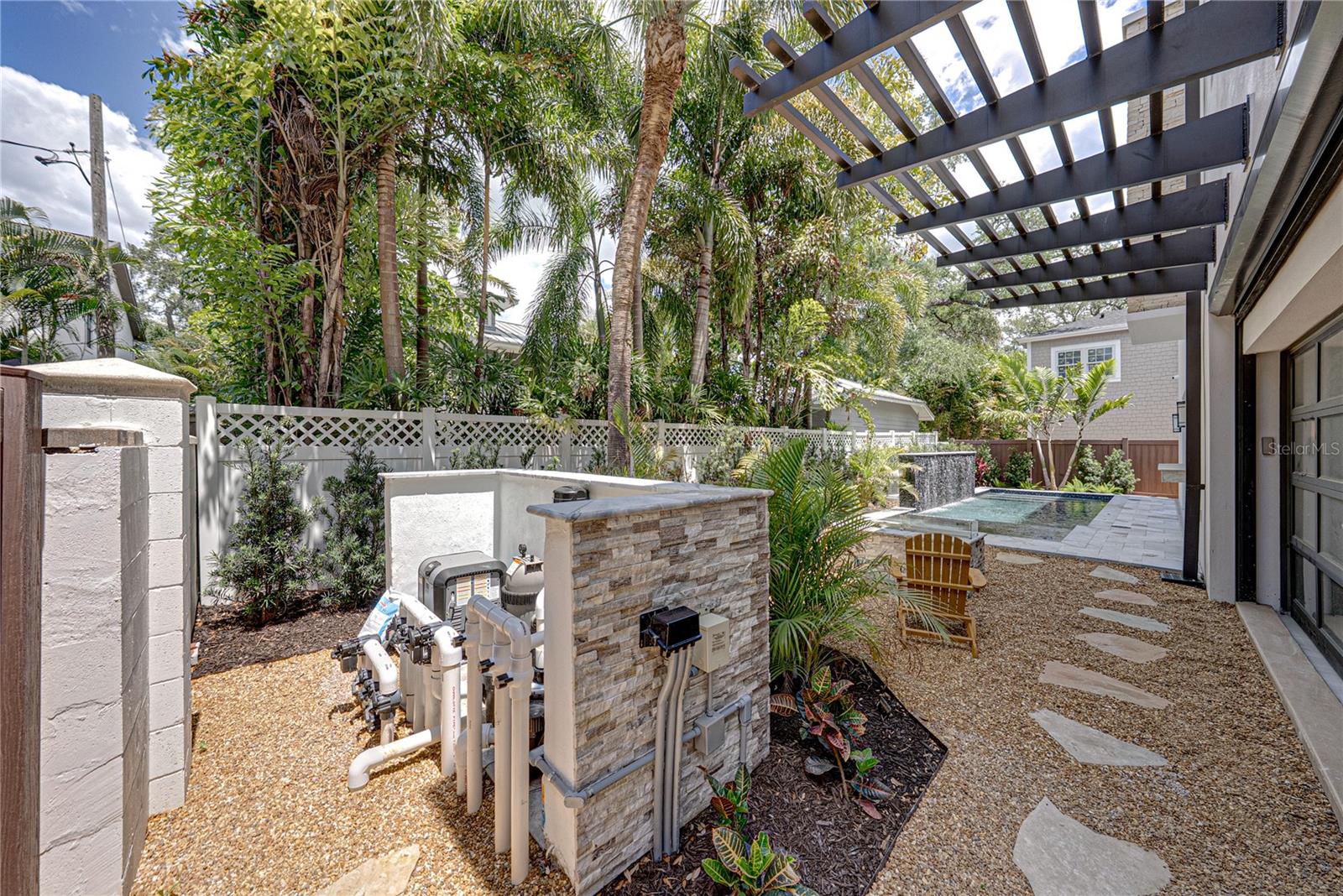 2903 W HAWTHORNE RD, TAMPA, FL, 33611