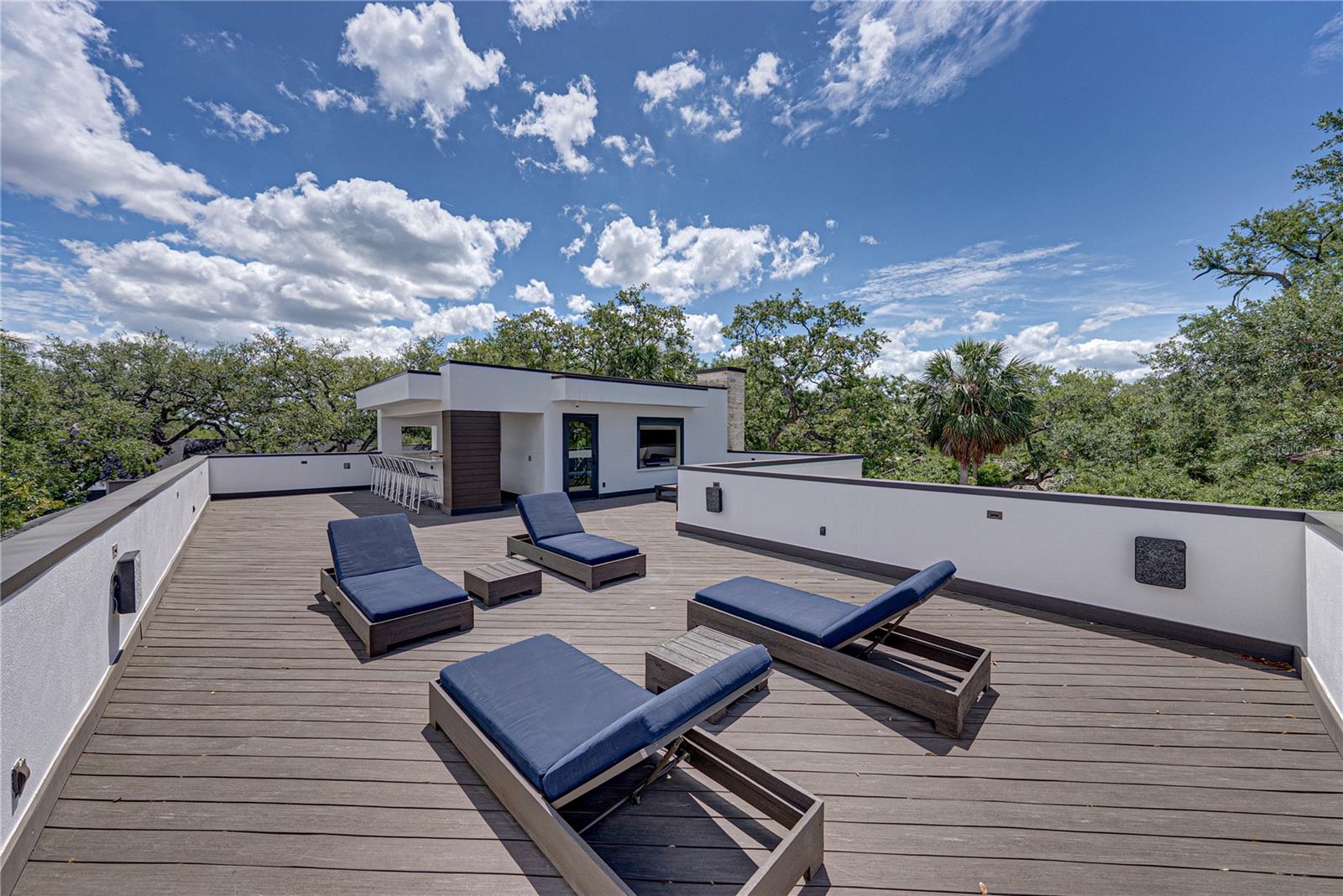 2903 W HAWTHORNE RD, TAMPA, FL, 33611