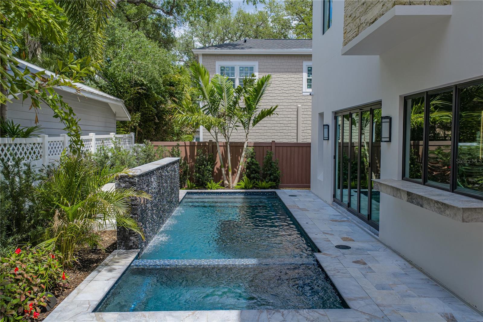 2903 W HAWTHORNE RD, TAMPA, FL, 33611