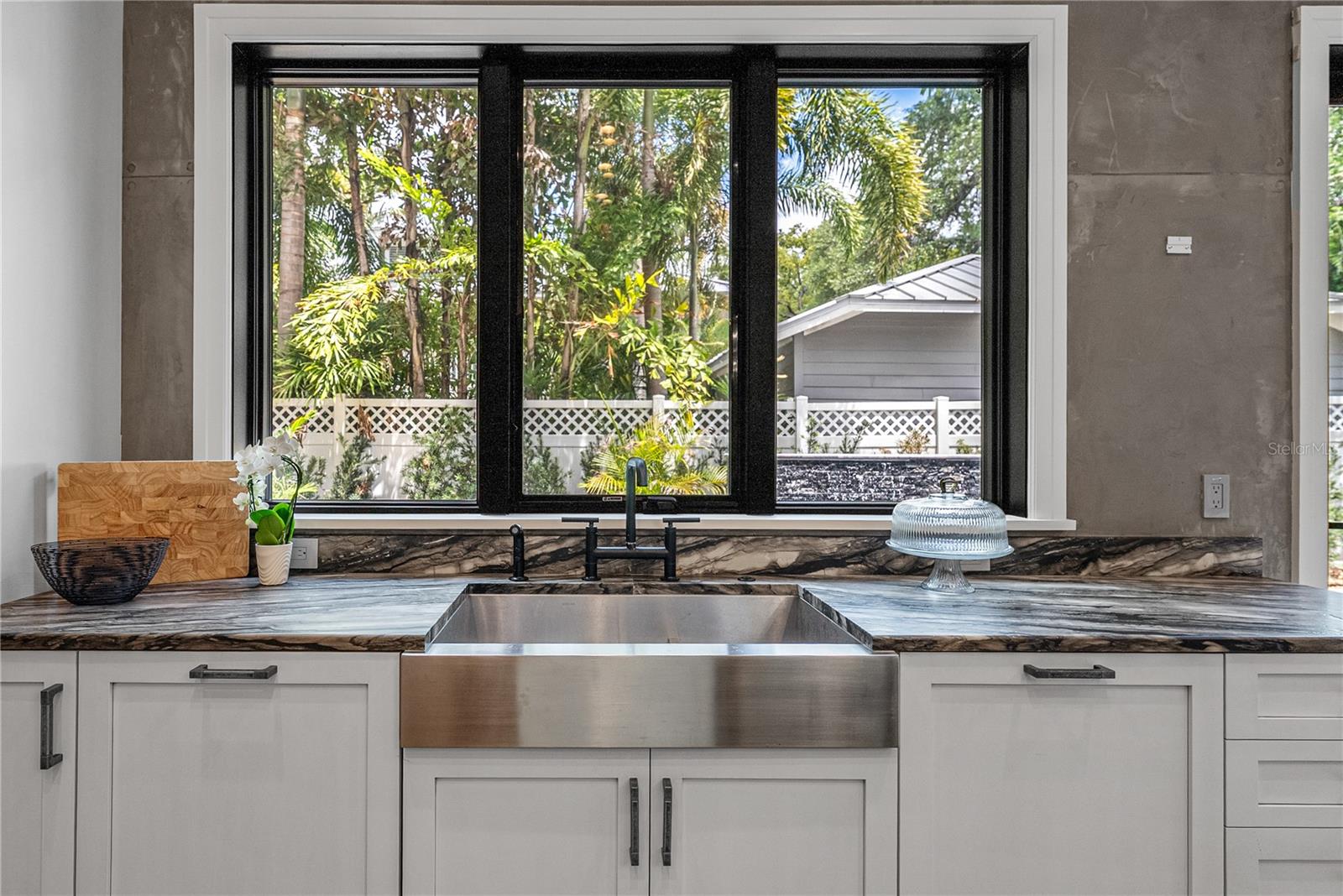 2903 W HAWTHORNE RD, TAMPA, FL, 33611