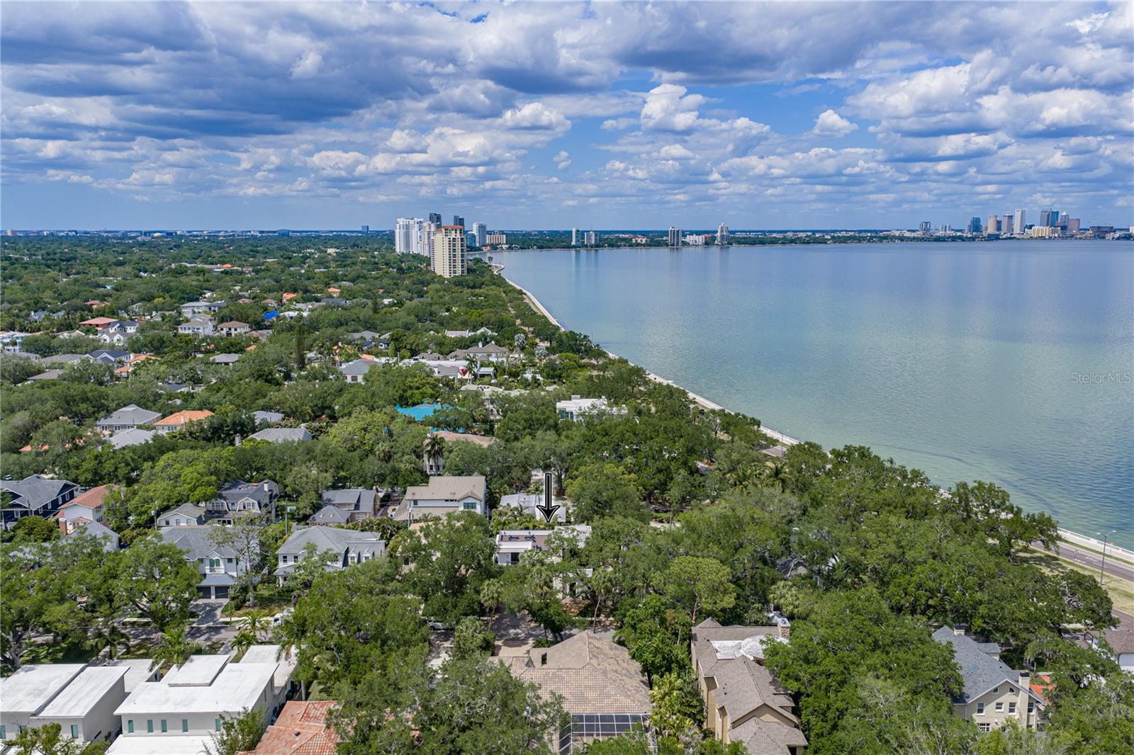 2903 W HAWTHORNE RD, TAMPA, FL, 33611