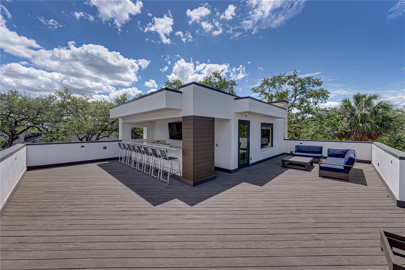 2903 W HAWTHORNE RD, TAMPA, FL, 33611