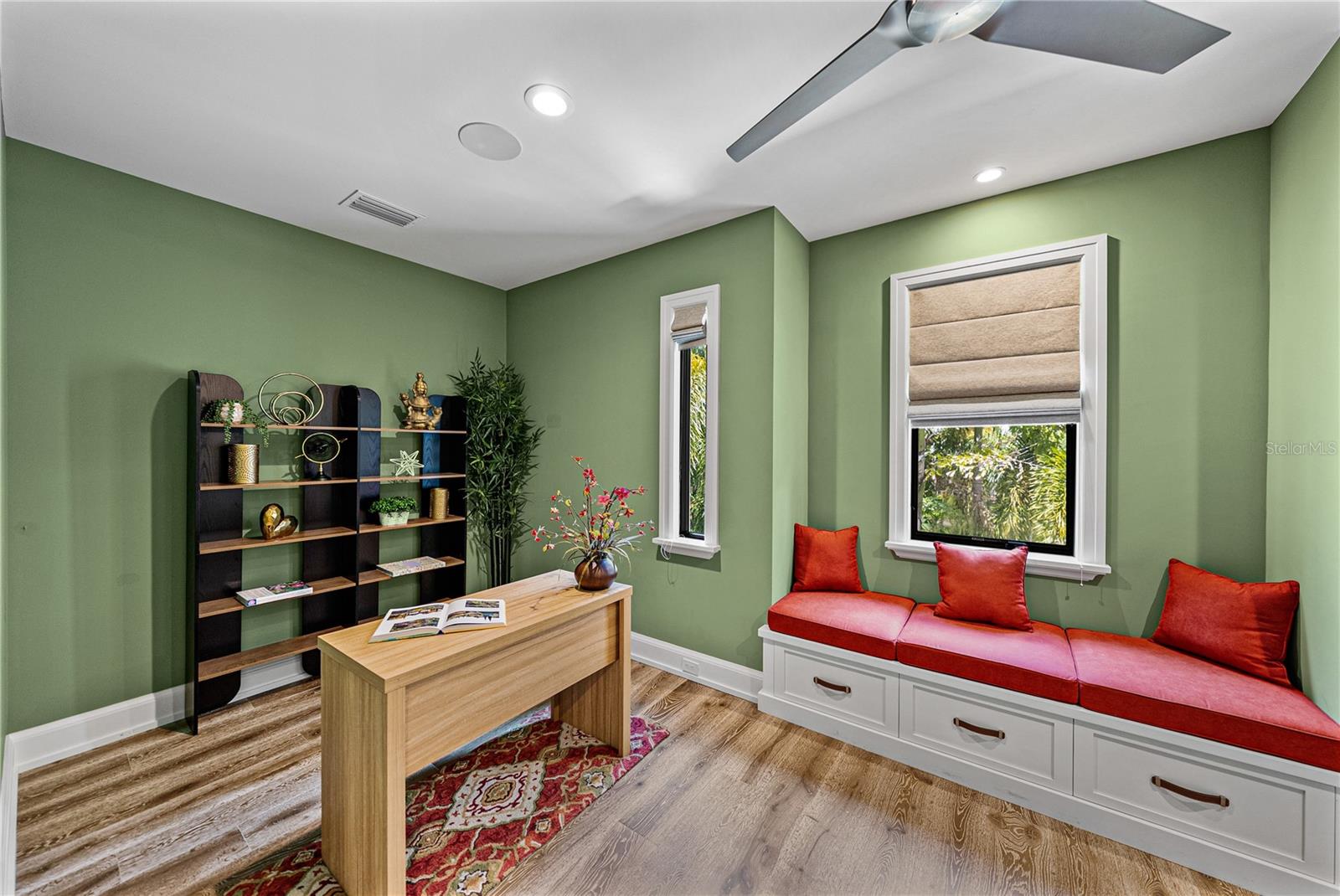 2903 W HAWTHORNE RD, TAMPA, FL, 33611
