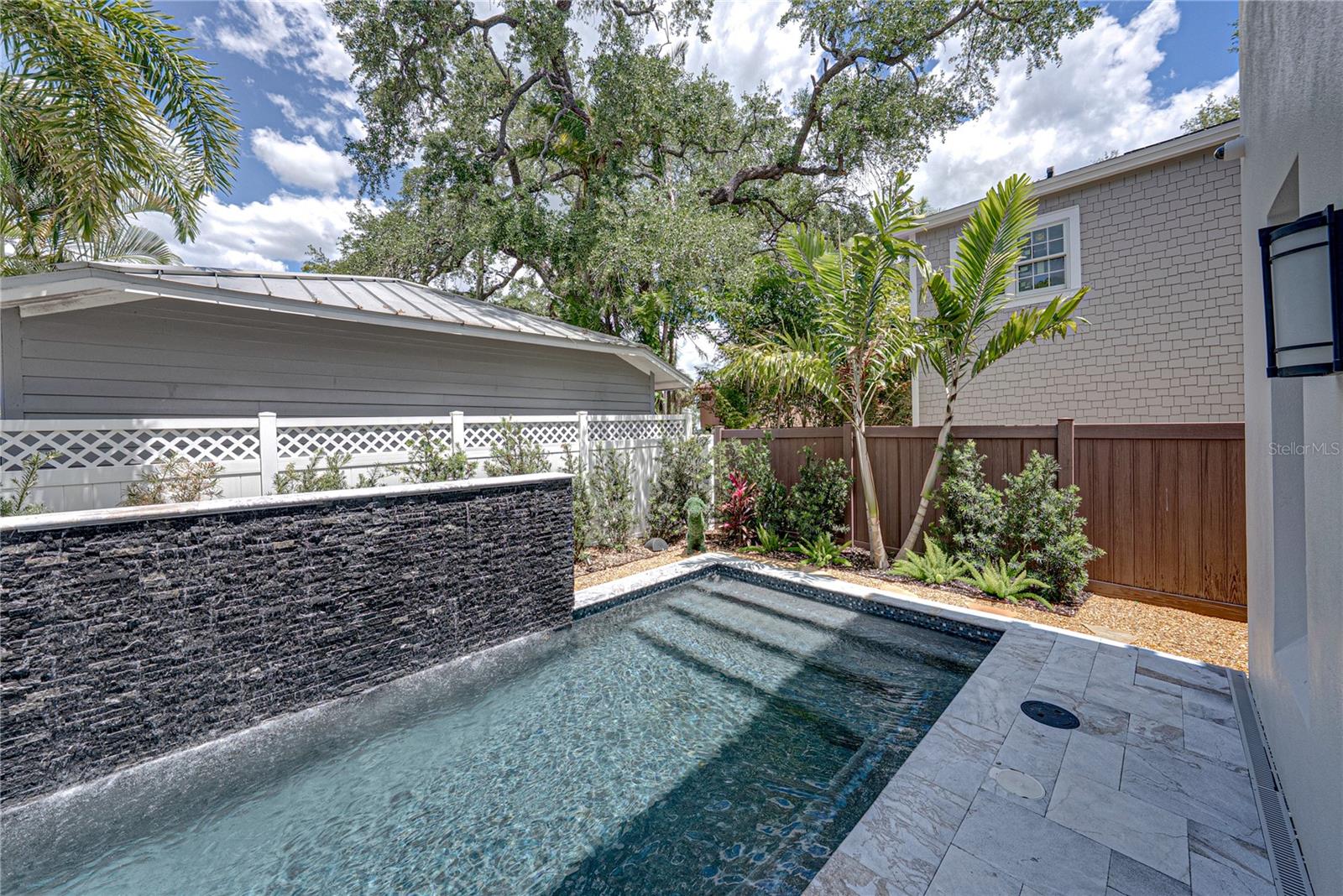 2903 W HAWTHORNE RD, TAMPA, FL, 33611
