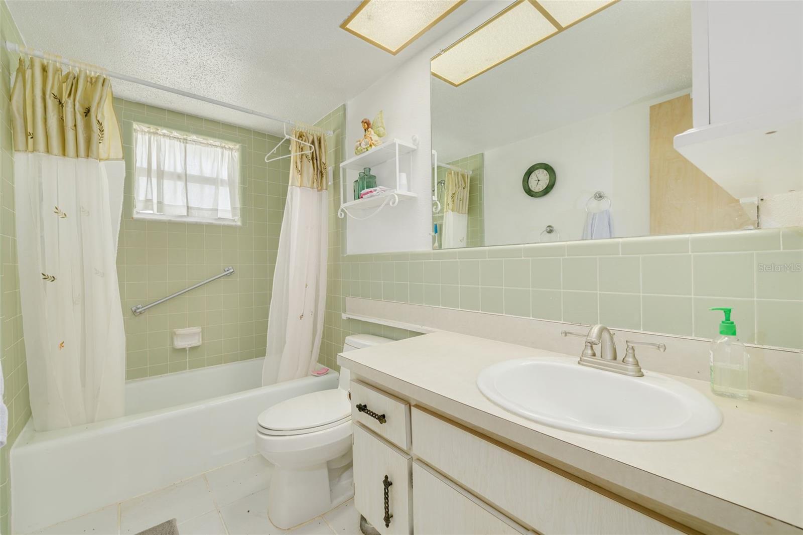 1401 CARA DR #1401, LARGO, FL, 33771