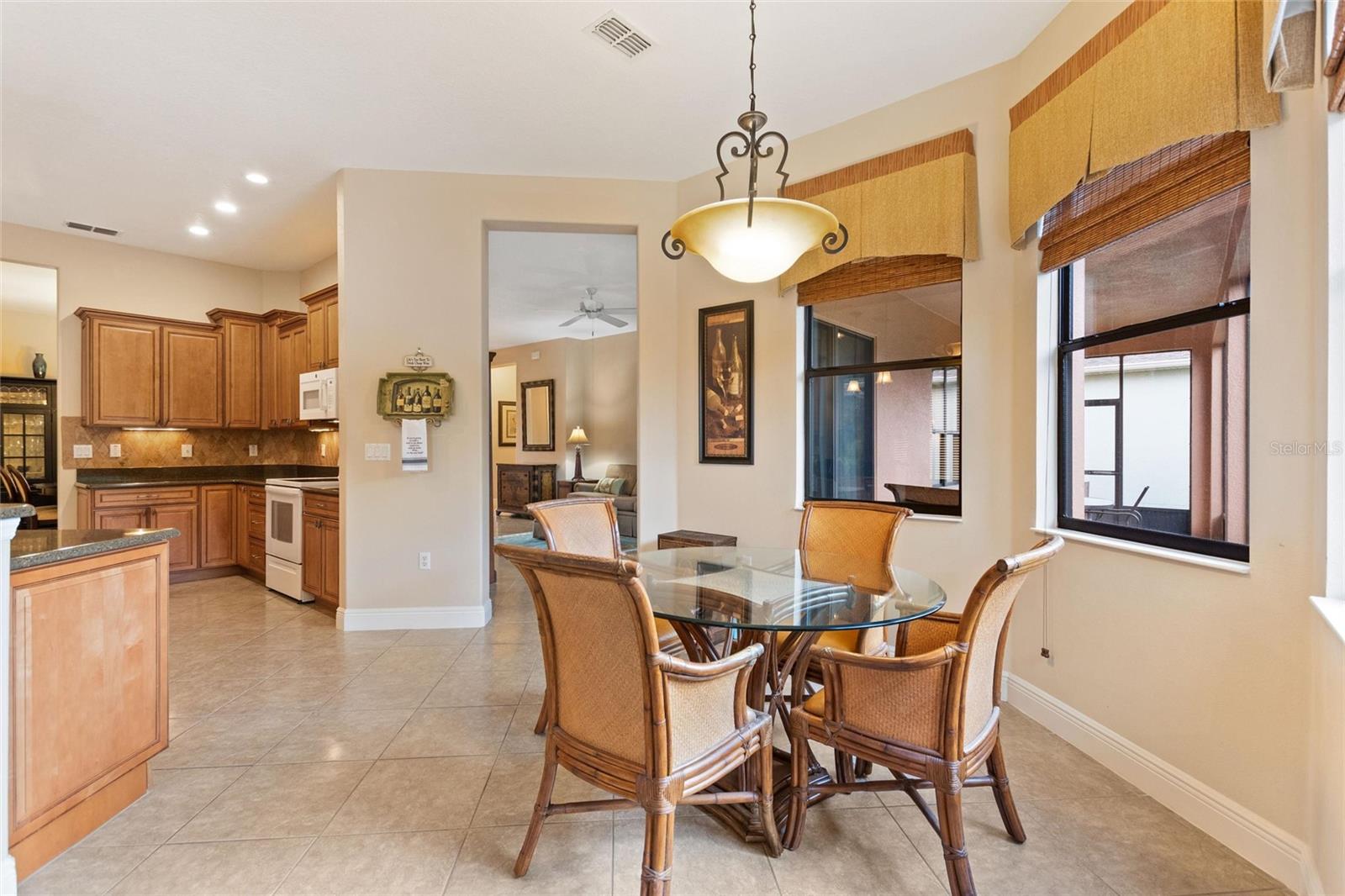 807 BELLA VIANA RD, KISSIMMEE, FL, 34759