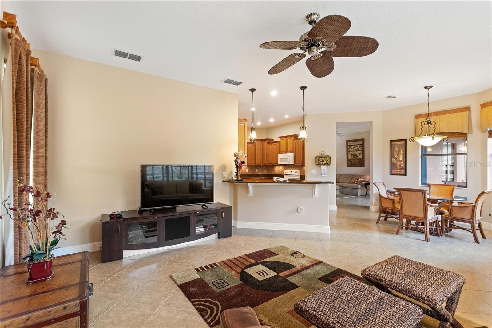 807 BELLA VIANA RD, KISSIMMEE, FL, 34759