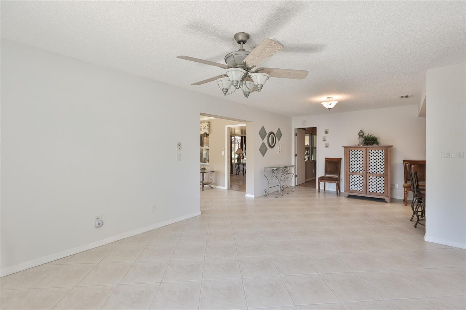 2035 HAMPSTEAD CIR, SUN CITY CENTER, FL, 33573