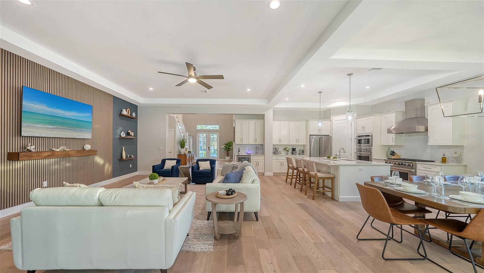 1537 SIESTA DR, SARASOTA, FL, 34239