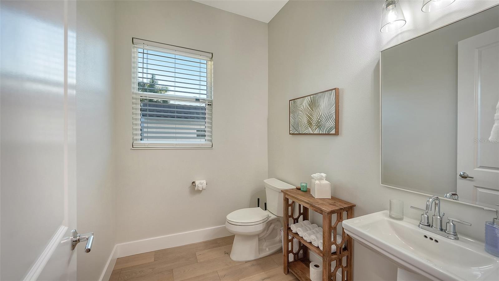 1537 SIESTA DR, SARASOTA, FL, 34239